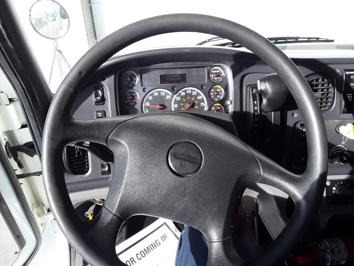 2020 Freightliner M2 106 in Kansas City, MO — photo 9