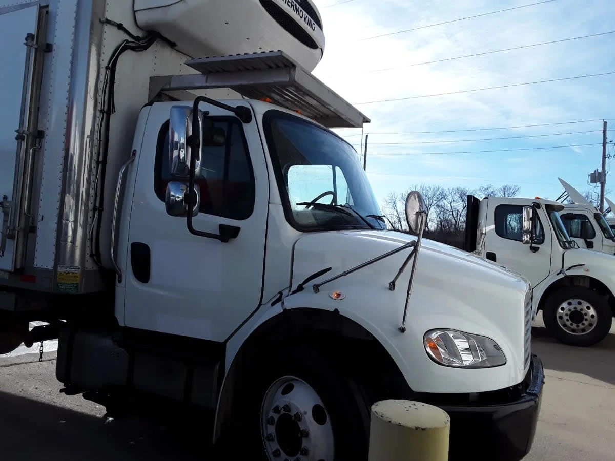 2020 Freightliner M2 106 in Kansas City, MO — photo 3