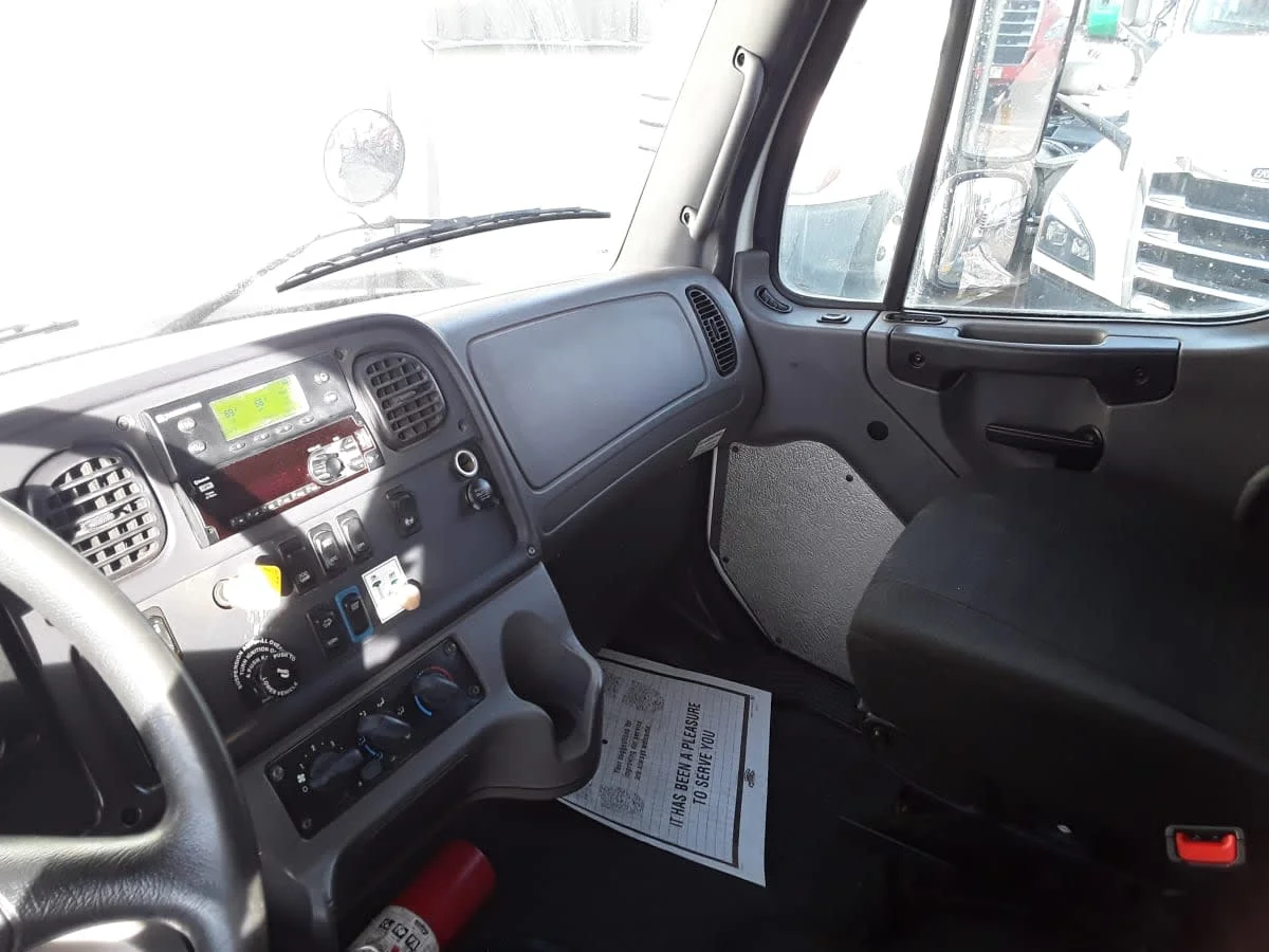 2020 Freightliner M2 106 in Kansas City, MO — photo 10