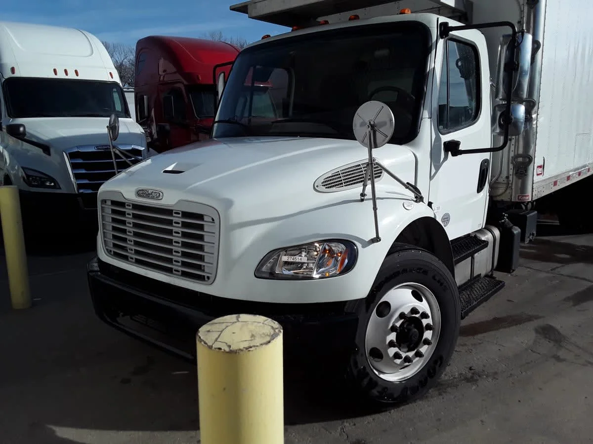 2020 Freightliner M2 106 in Kansas City, MO — photo 2