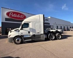 2022 Freightliner Cascadia - image 47