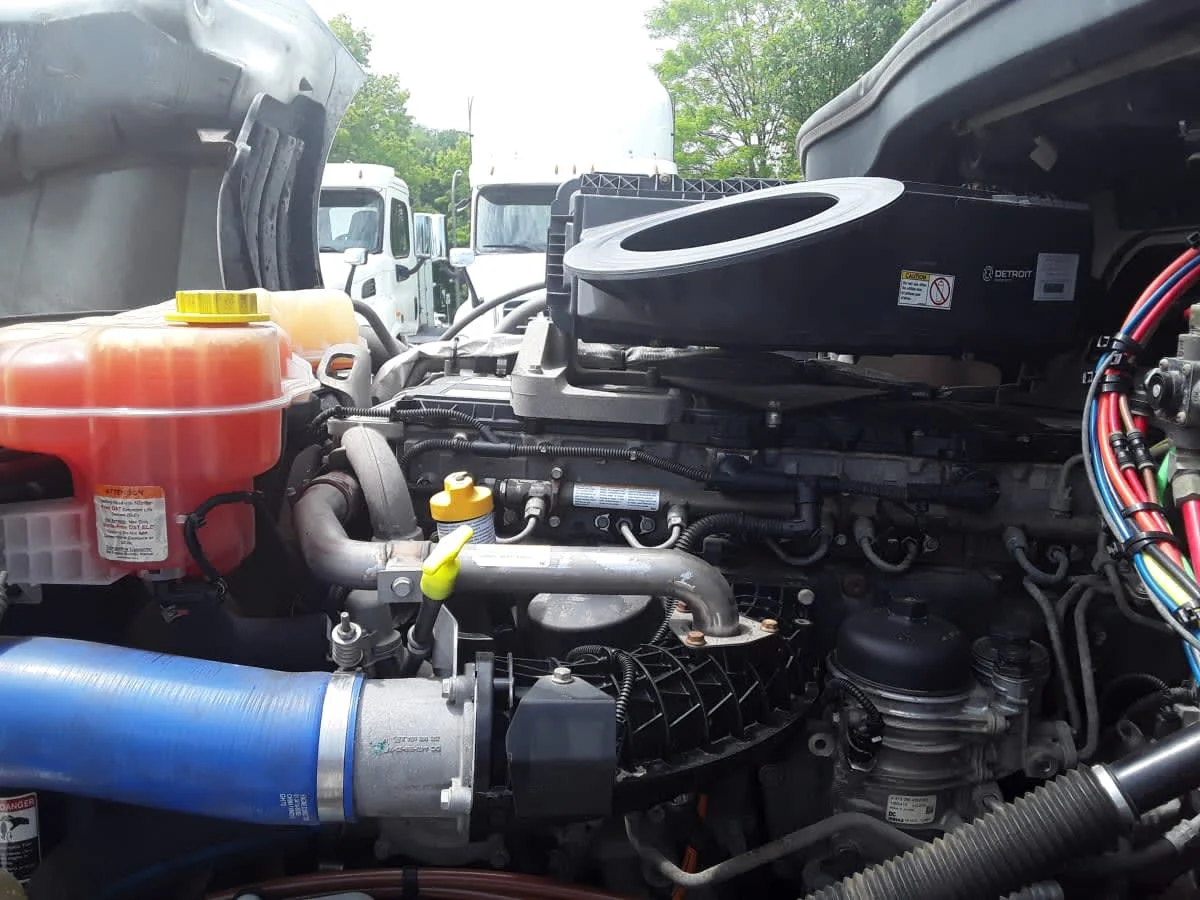 2021 Freightliner Cascadia - image 8