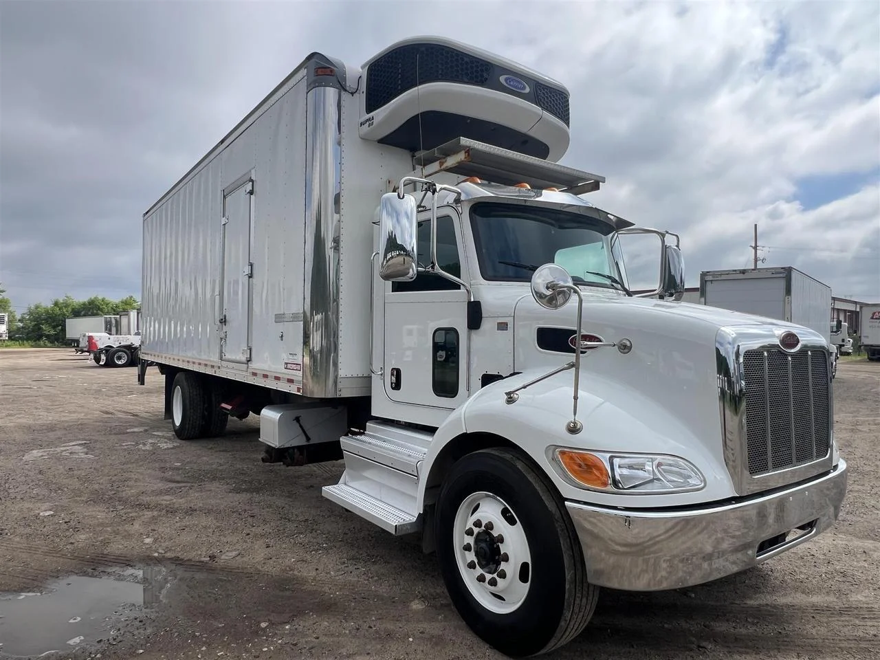 2021 Peterbilt 337 in South St. Paul, MN — photo 9