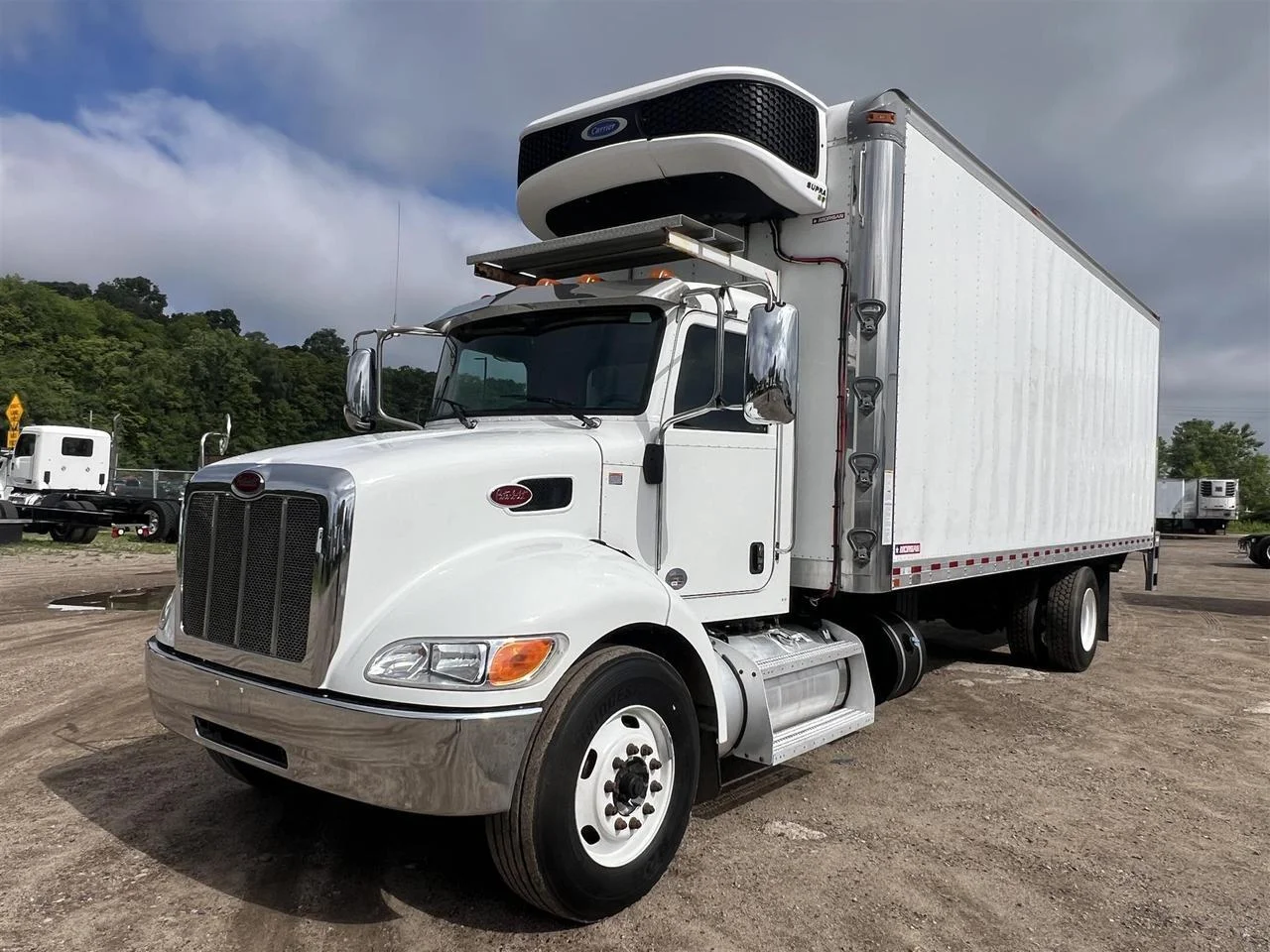 2021 Peterbilt 337 in South St. Paul, MN — photo 12
