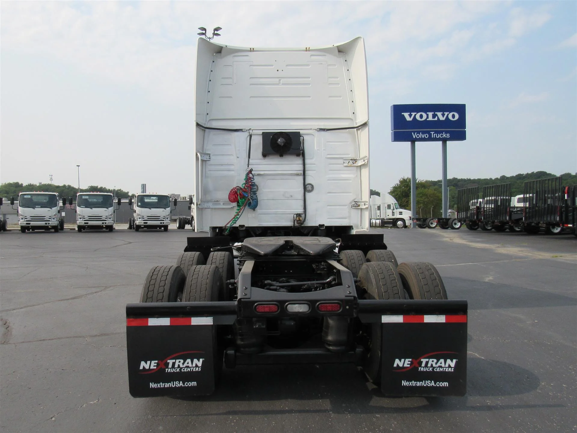 2020 Volvo VNL 860 in Kansas City, MO — photo 4