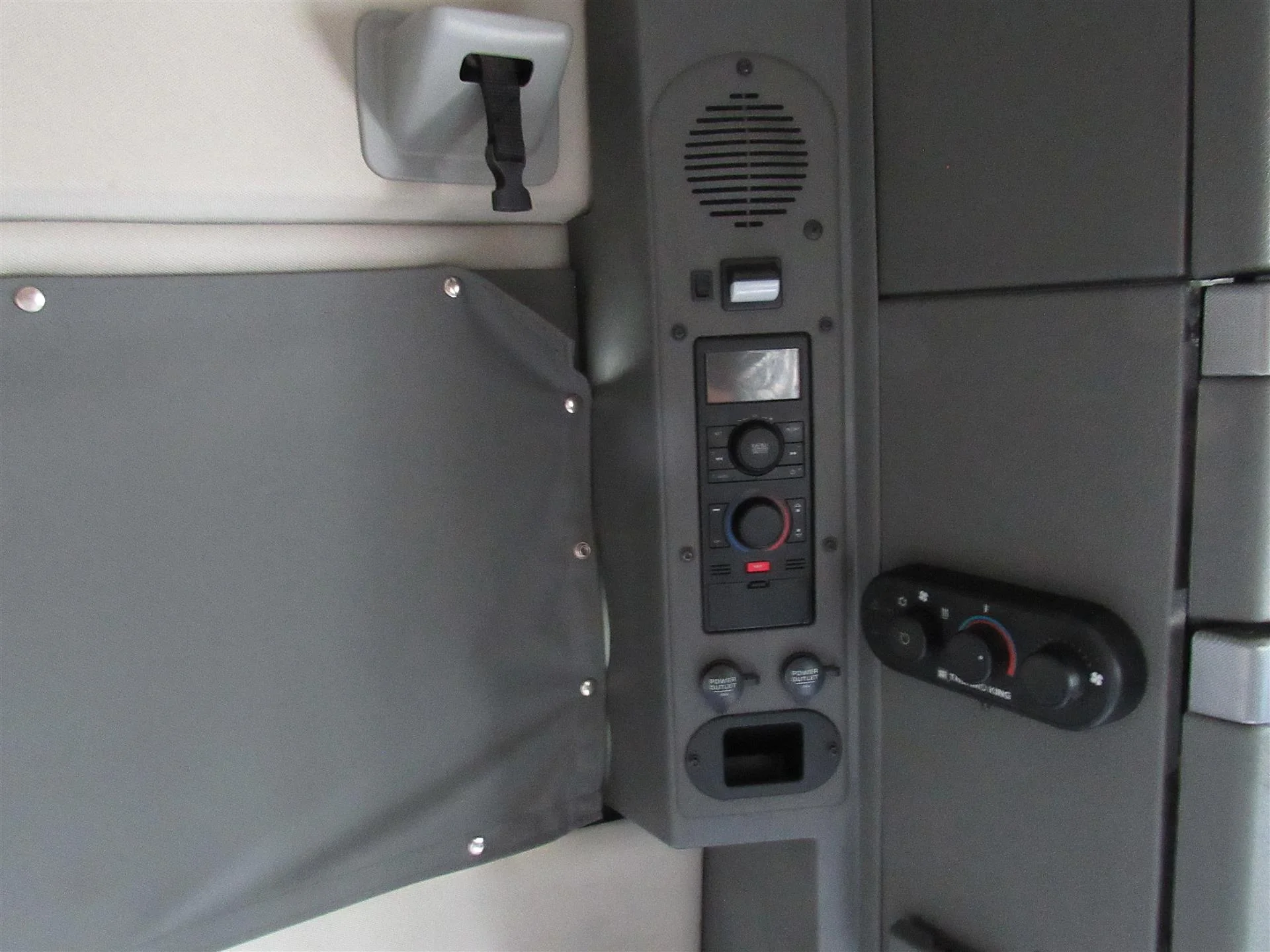 2020 Volvo VNL 860 in Kansas City, MO — photo 20