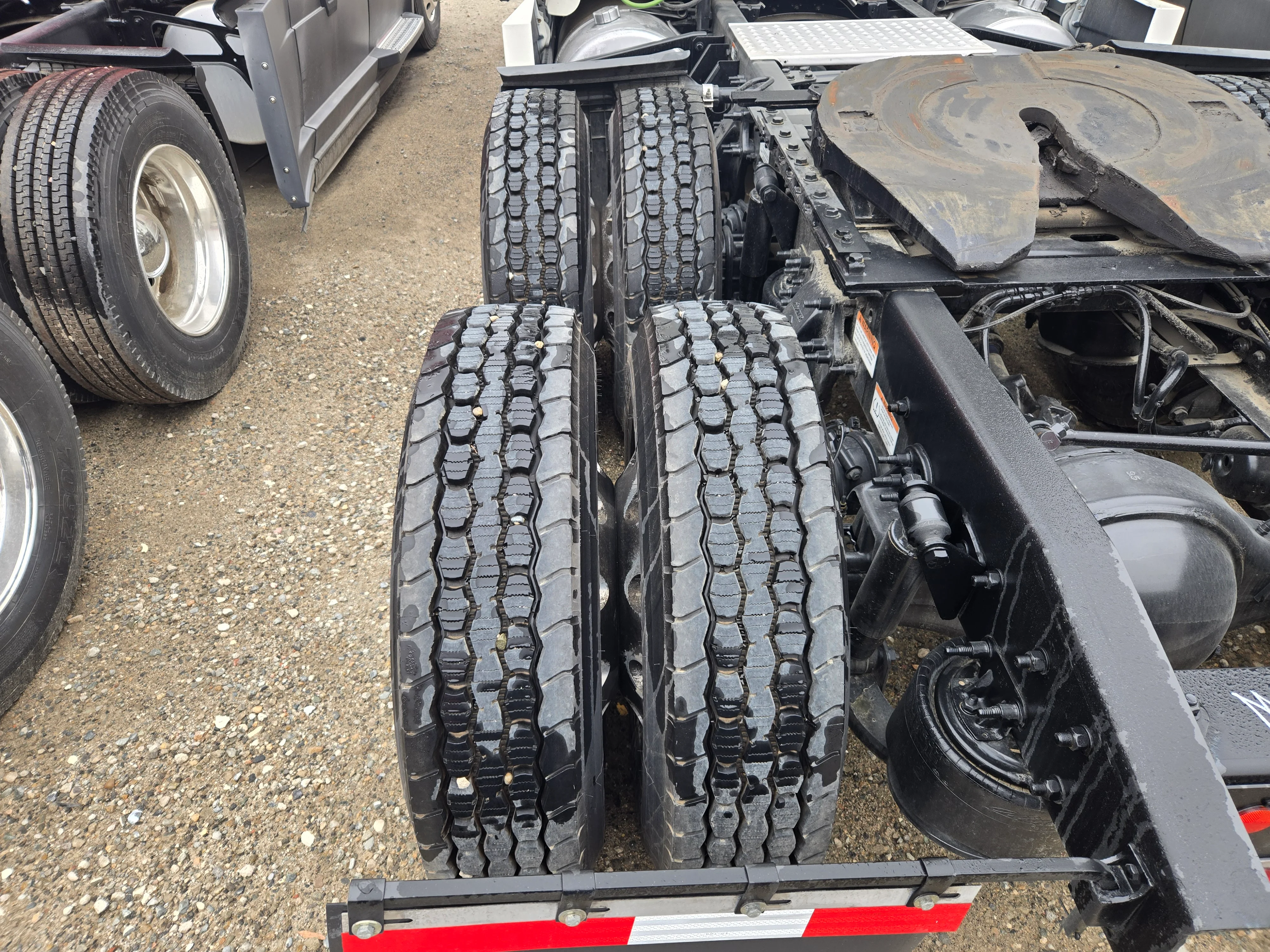 2022 Freightliner Cascadia in Fresno, CA — photo 21