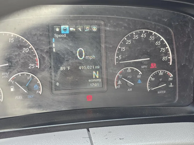 2022 Freightliner Cascadia in Fresno, CA — photo 23