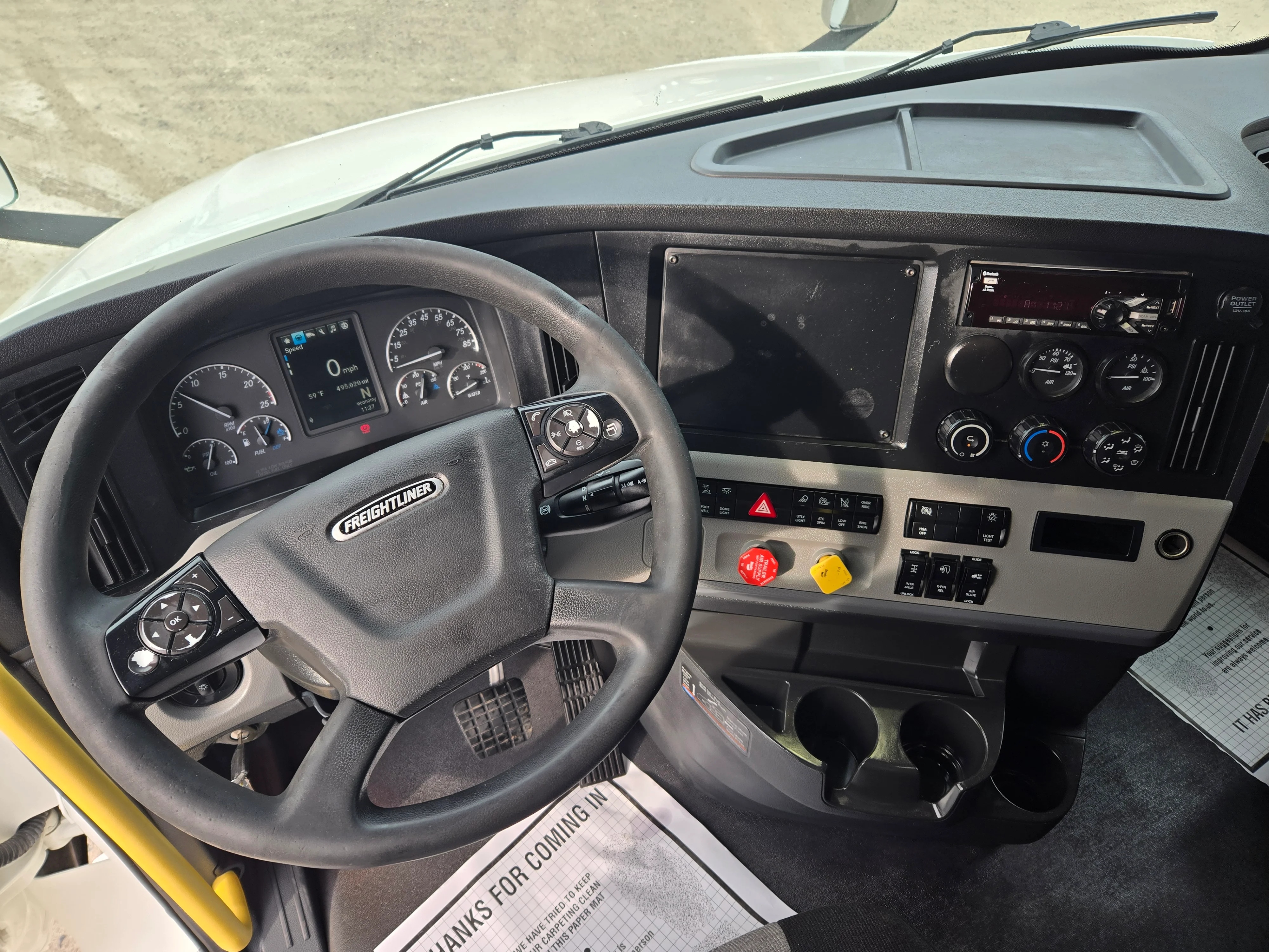 2022 Freightliner Cascadia in Fresno, CA — photo 10