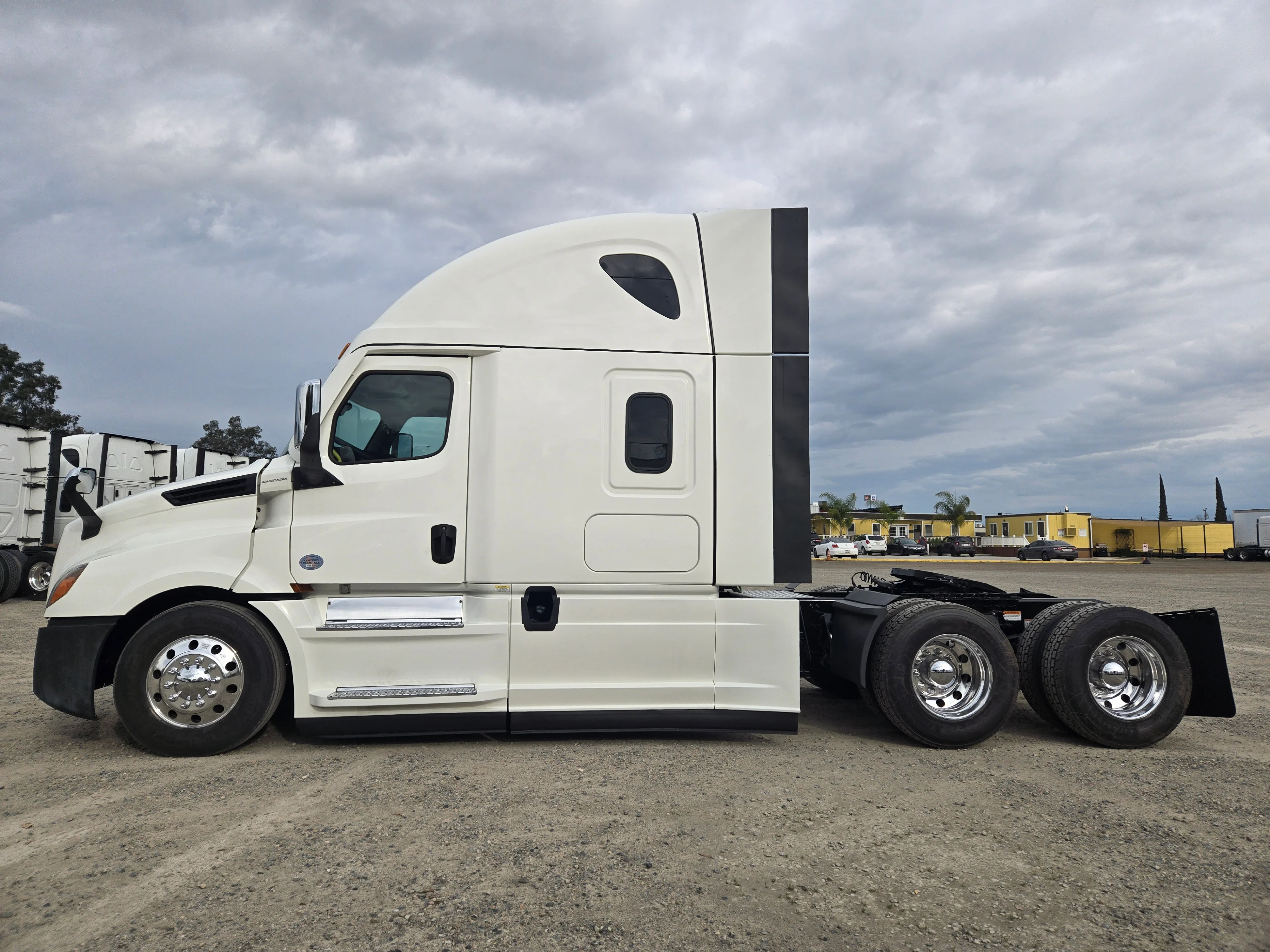 2022 Freightliner Cascadia in Fresno, CA — photo 8