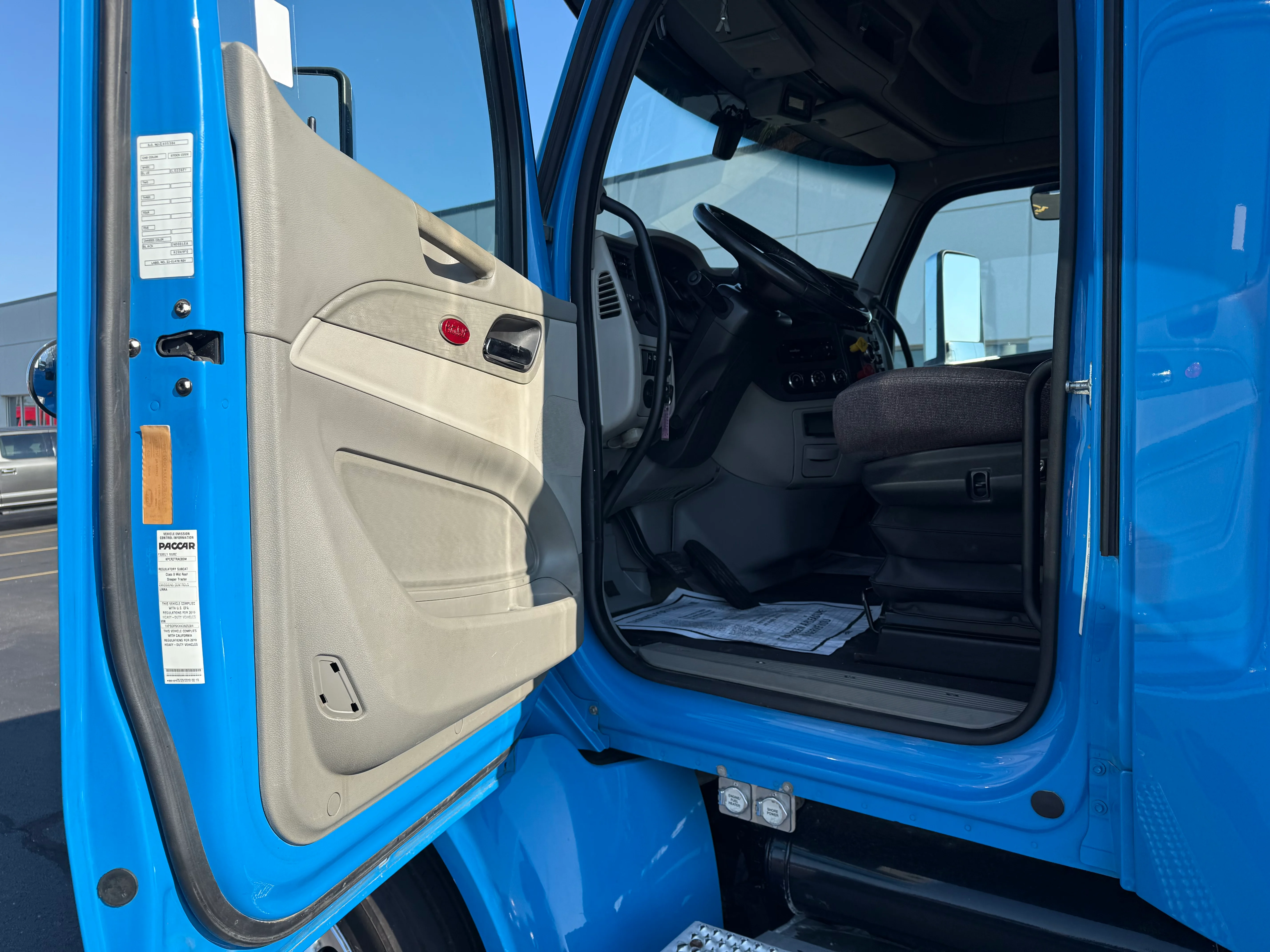 2019 Peterbilt 579 in Portland, OR — photo 14