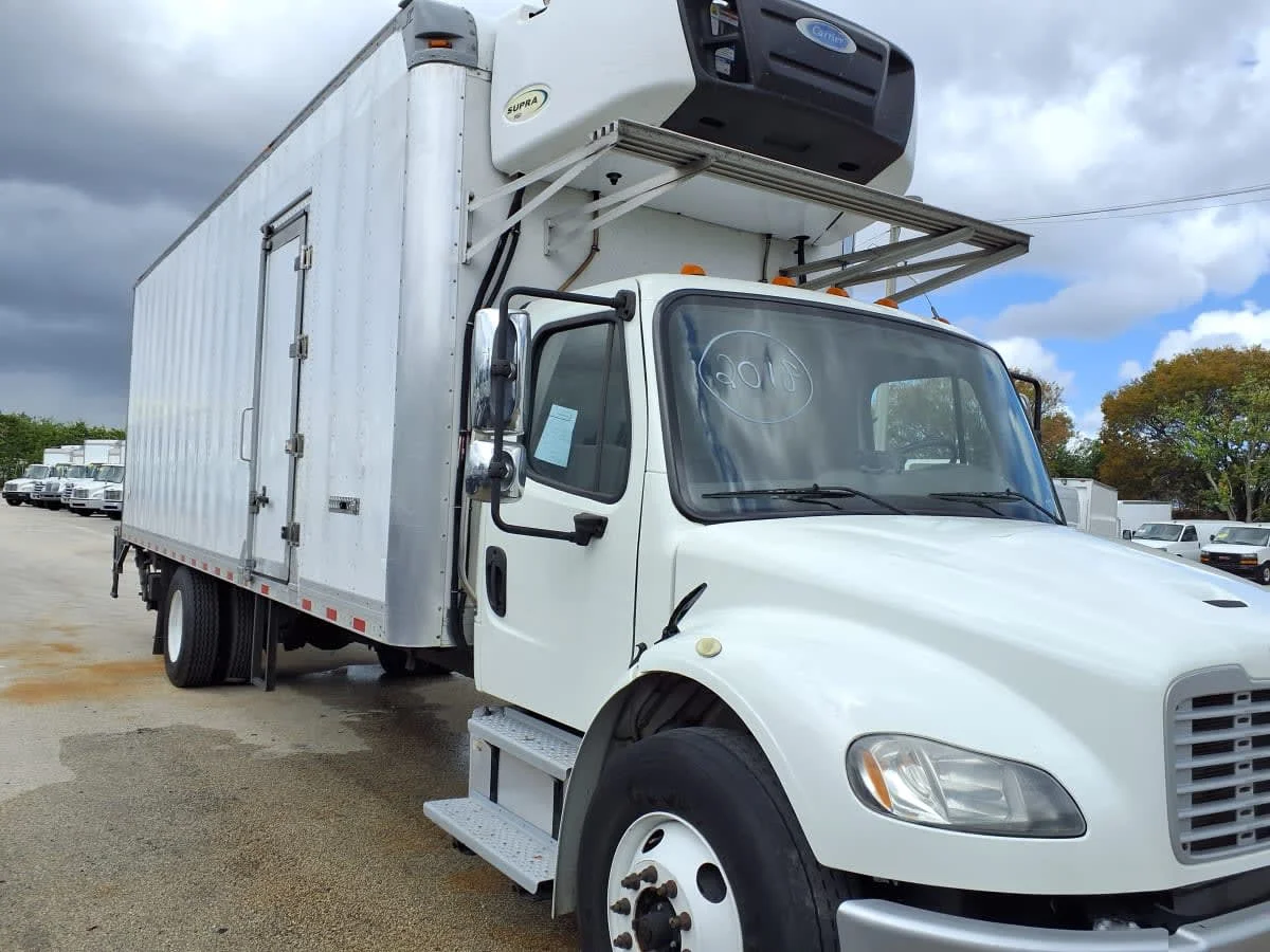 2018 Freightliner M2 106 in Davie, FL — photo 3