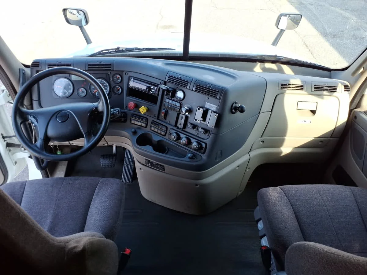 2020 Freightliner Cascadia in Memphis, TN — photo 7