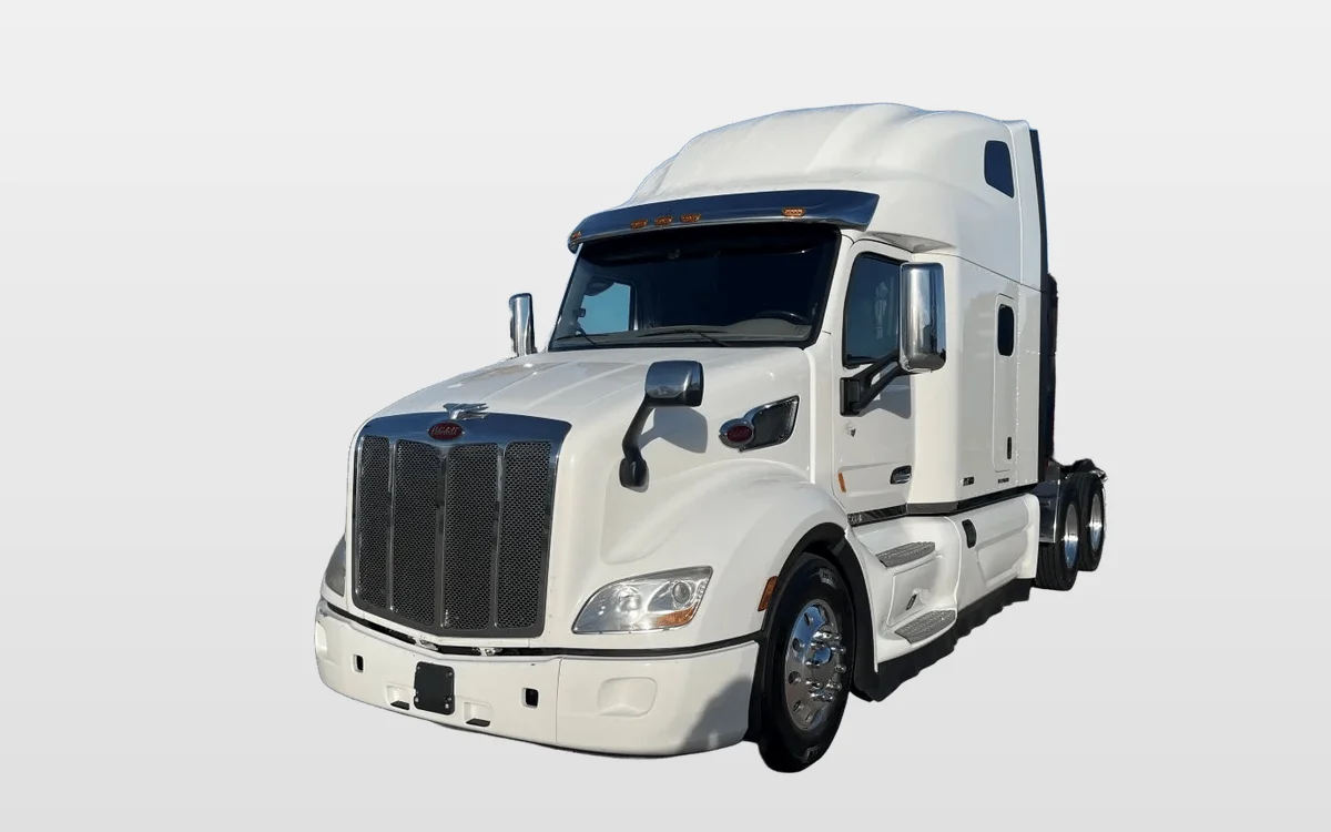 2022 PETERBILT 579 - image 1