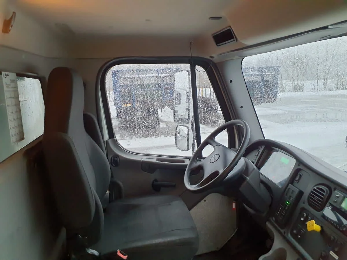 2019 Freightliner M2 106 in Wayland, MI — photo 8