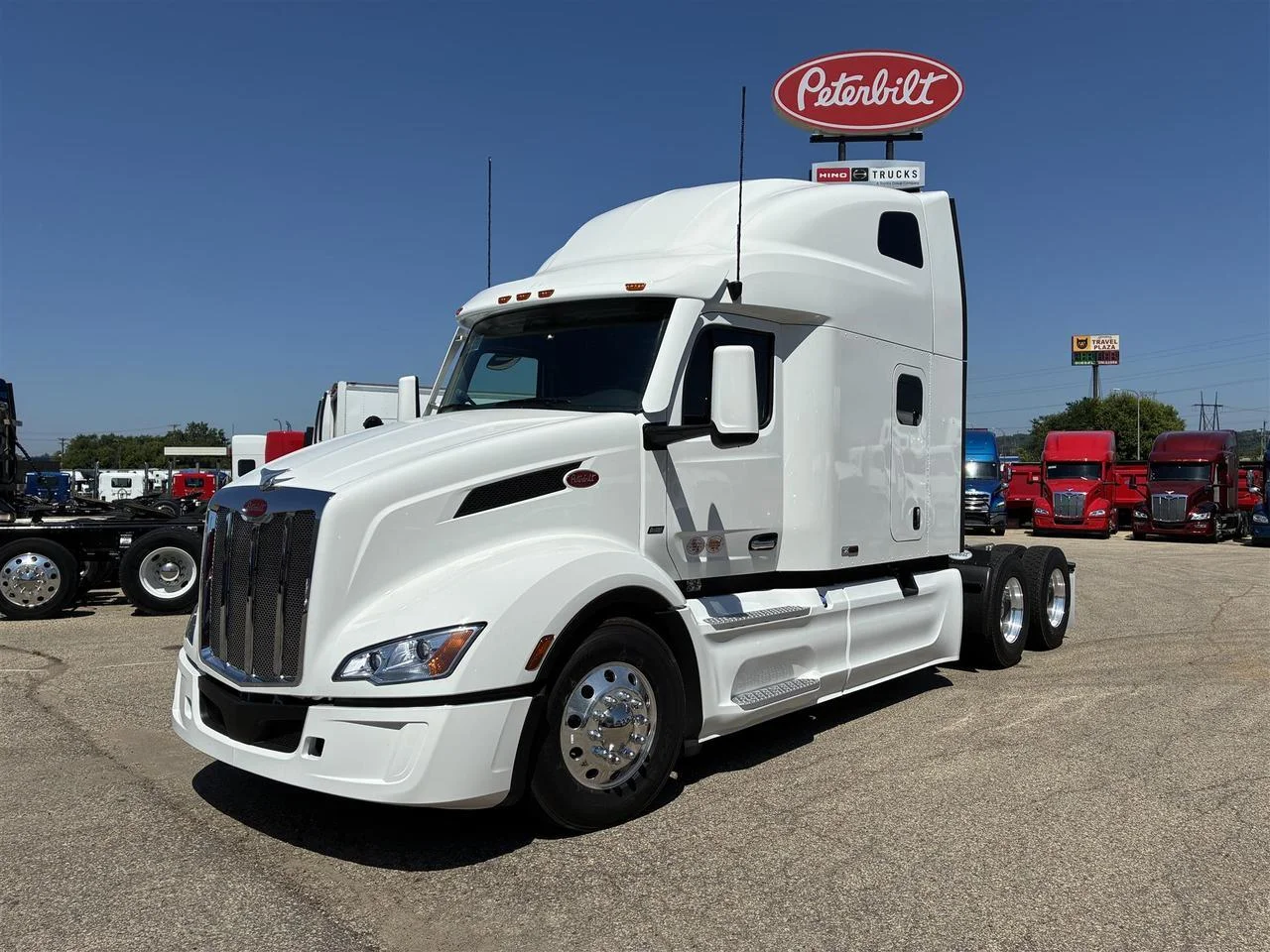 2027 Peterbilt 579 in South St. Paul, MN — photo 12