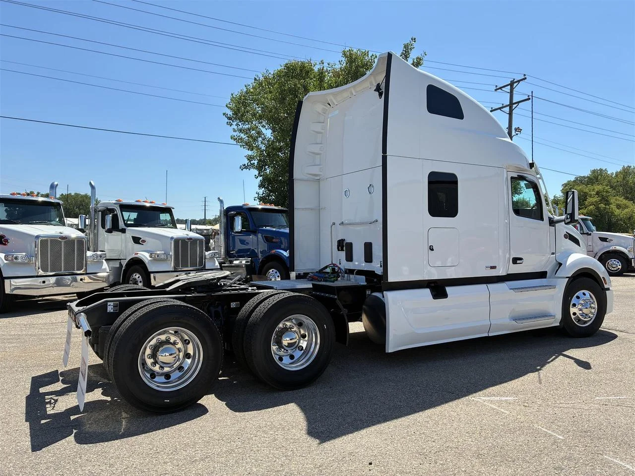 2027 Peterbilt 579 in South St. Paul, MN — photo 4