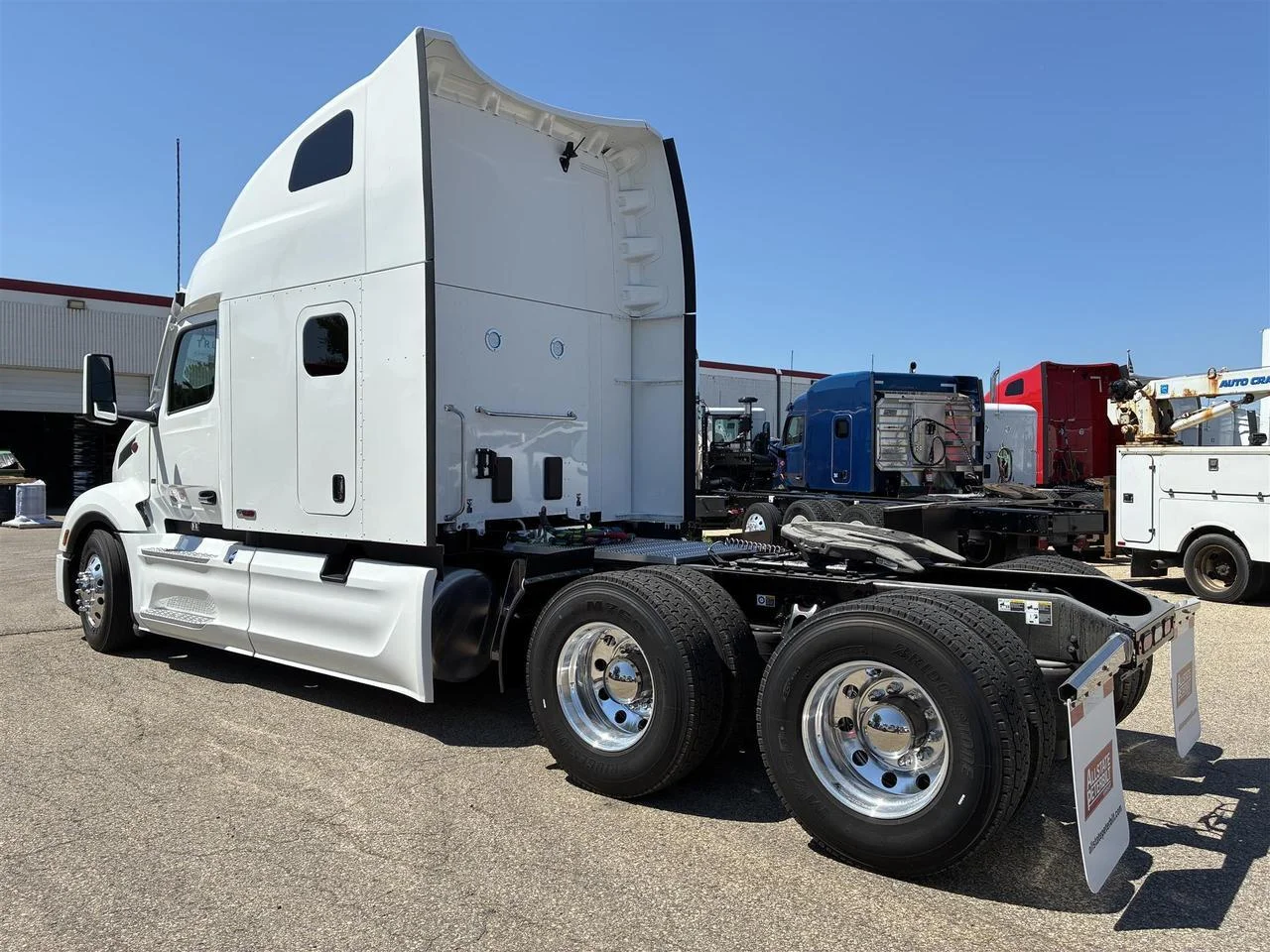 2027 Peterbilt 579 in South St. Paul, MN — photo 2