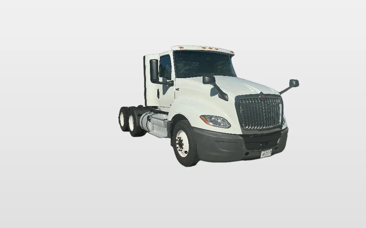 2019 International LT - image 1