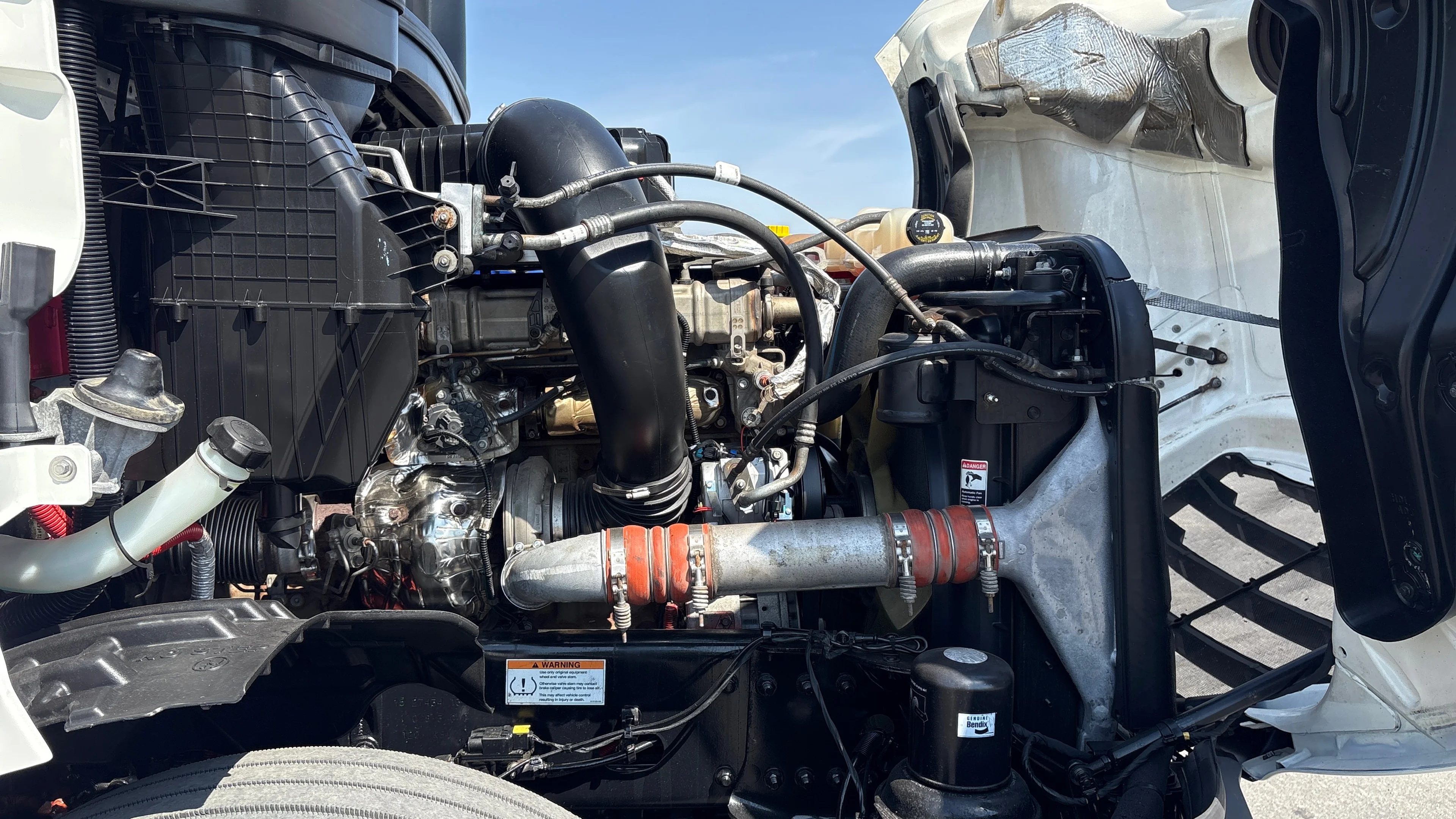 2023 Mack Anthem in Fontana, CA — photo 3