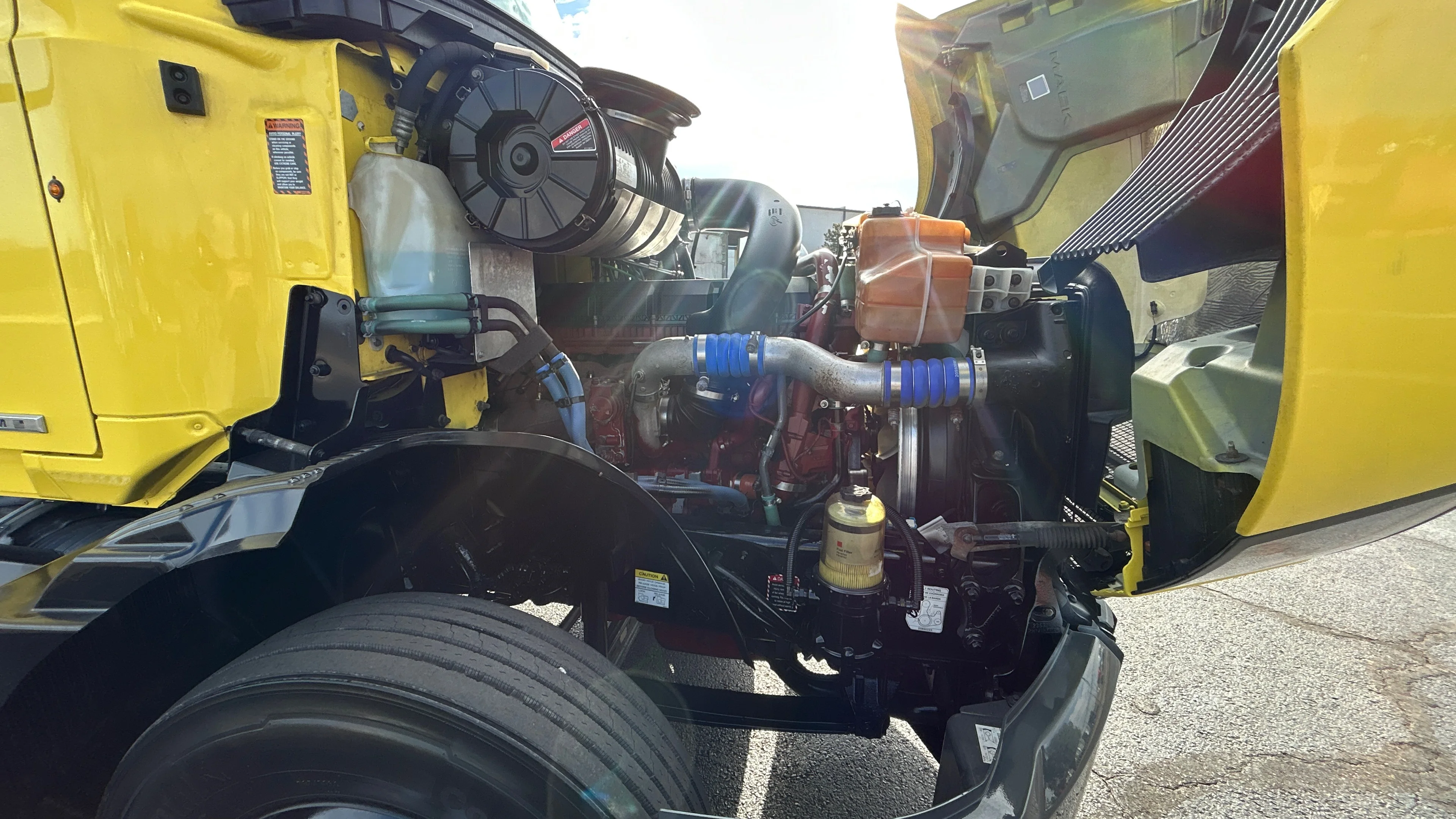 2023 Mack Anthem in Fontana, CA — photo 16