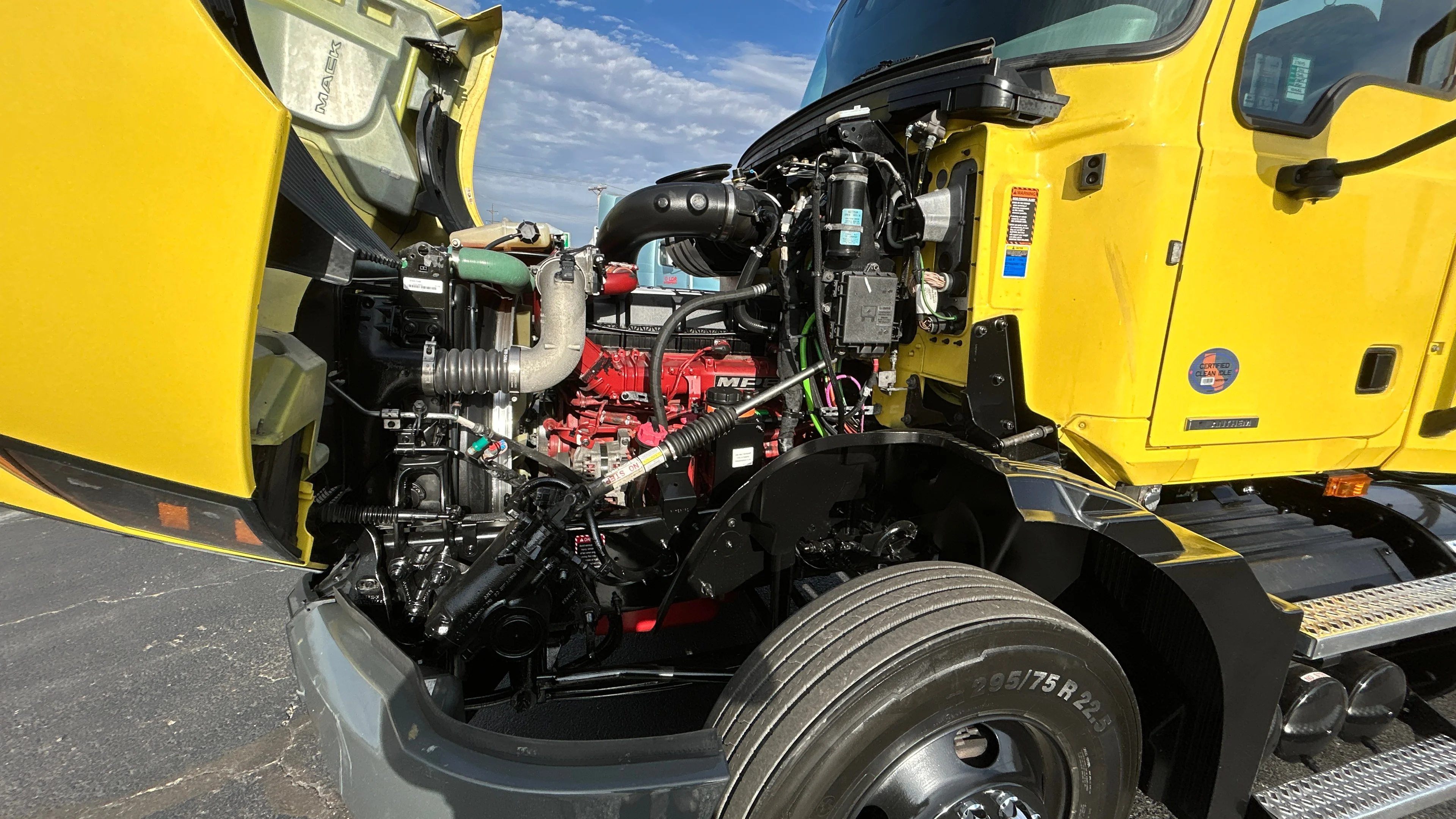2023 Mack Anthem in Fontana, CA — photo 15