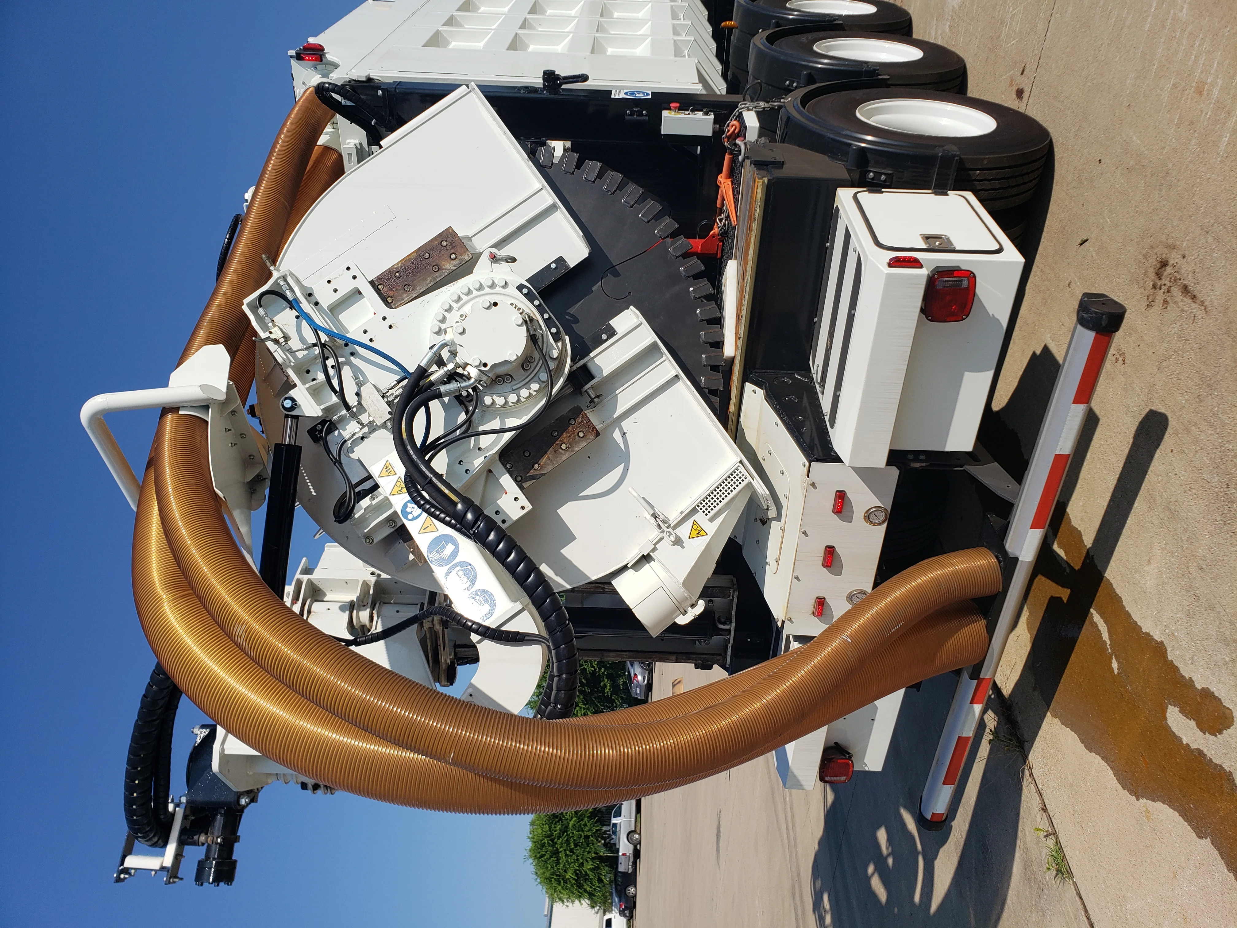 2024 Volvo VHD 300 in Fort Worth, TX — photo 7