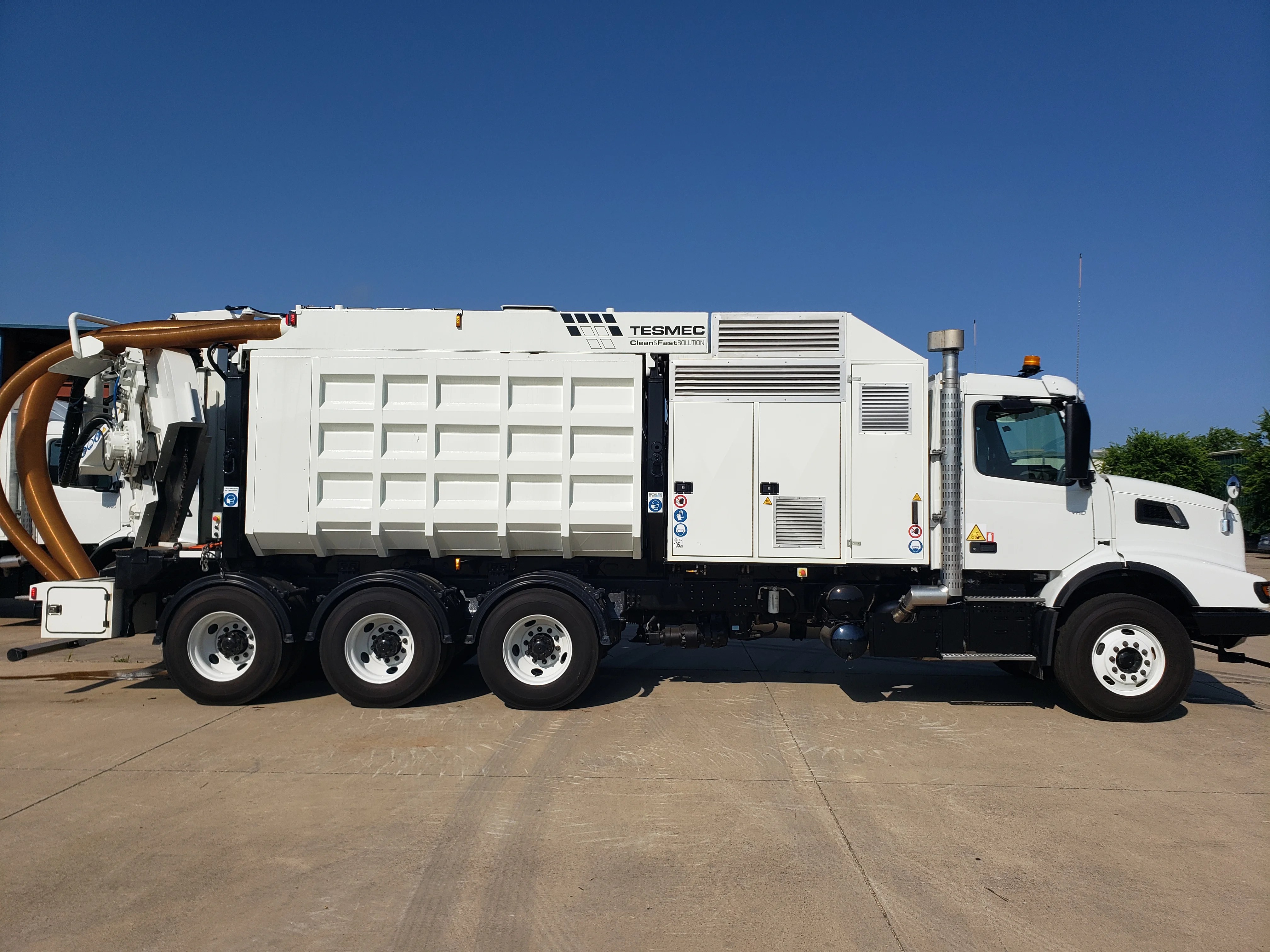 2024 Volvo VHD 300 in Fort Worth, TX — photo 5