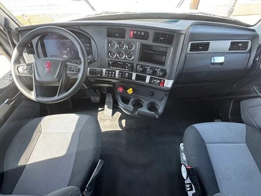 2024 Kenworth T680 in Dallas, TX — photo 9