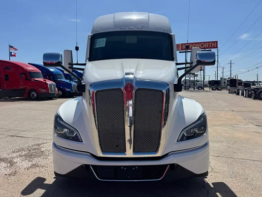 2024 Kenworth T680 in Dallas, TX — photo 14