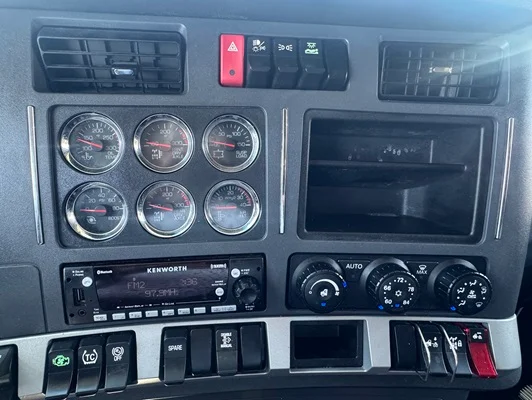 2024 Kenworth T680 in Dallas, TX — photo 12