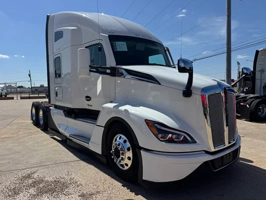 2024 Kenworth T680 in Dallas, TX