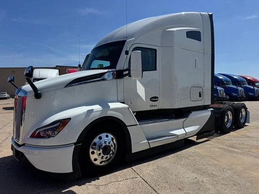 2024 Kenworth T680 in Dallas, TX — photo 13