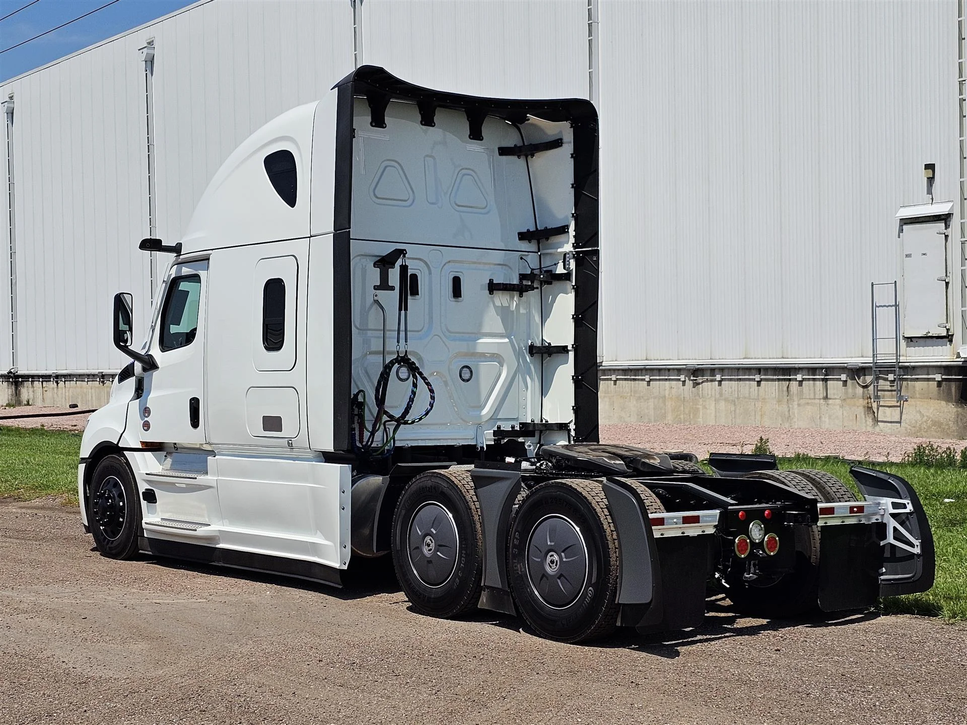 2026 Freightliner Cascadia in Sioux City, IA — photo 7