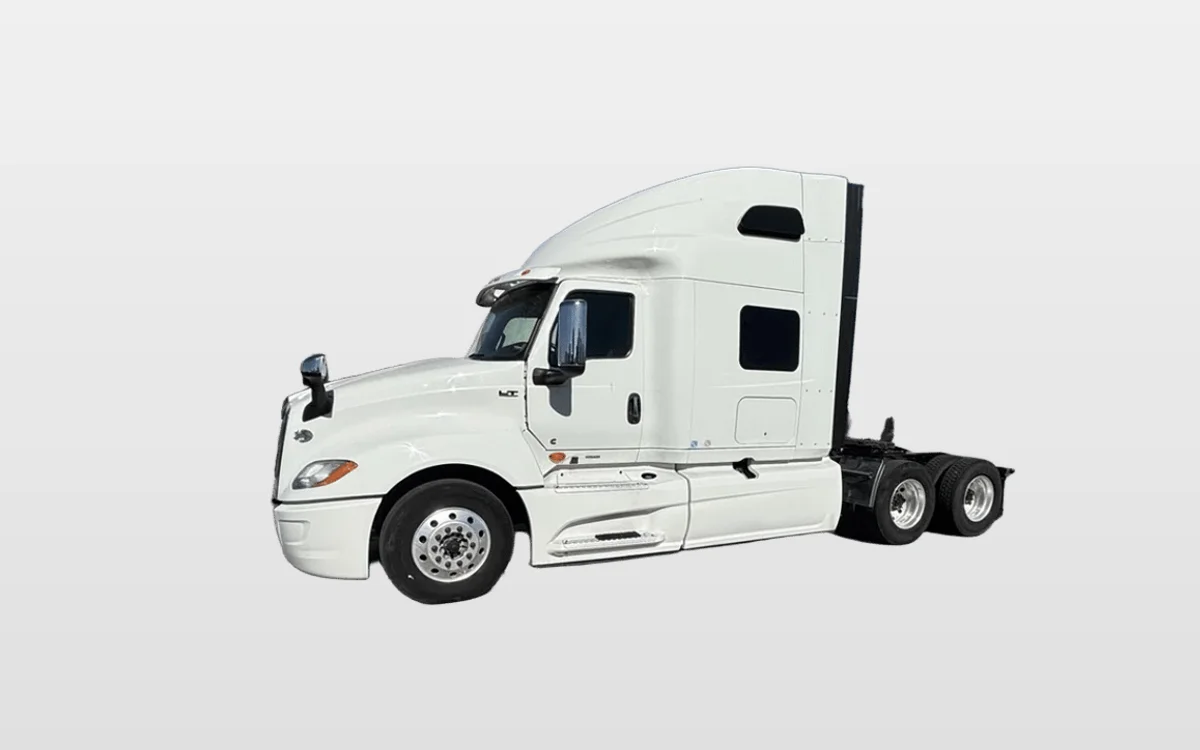 2022 International LT - image 1