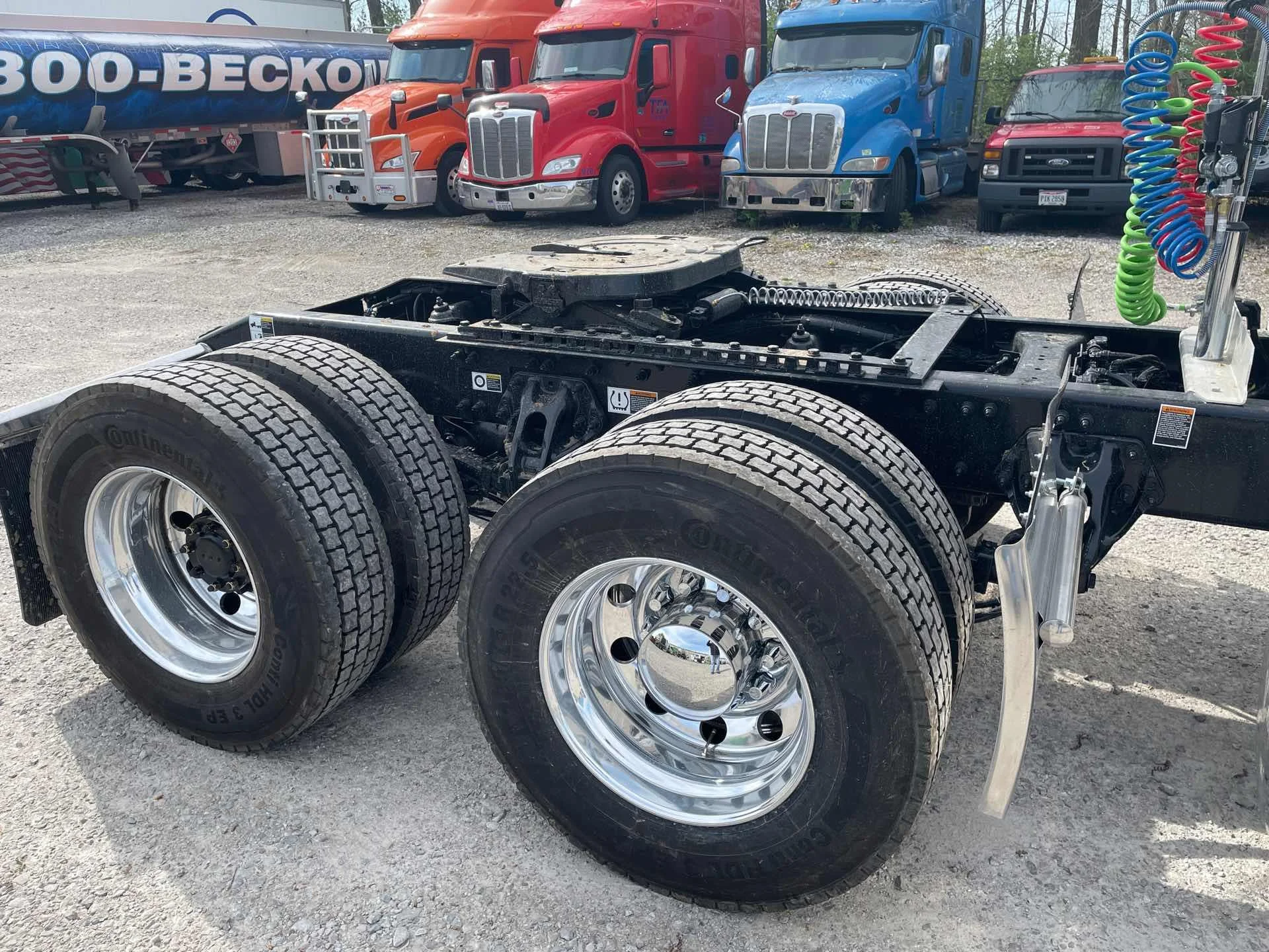 2027 Peterbilt 589 in Etna, OH — photo 4