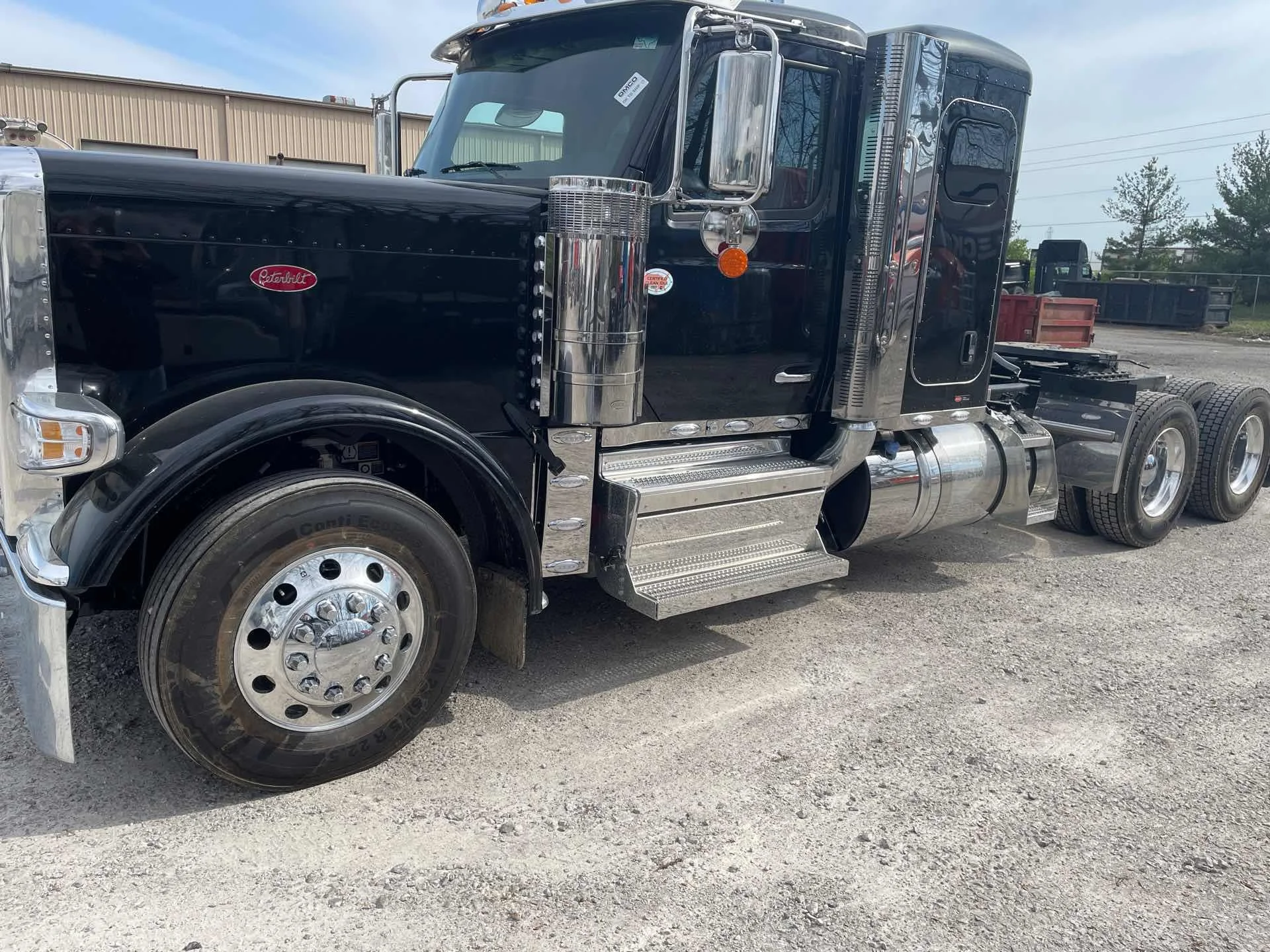 2027 Peterbilt 589 in Etna, OH