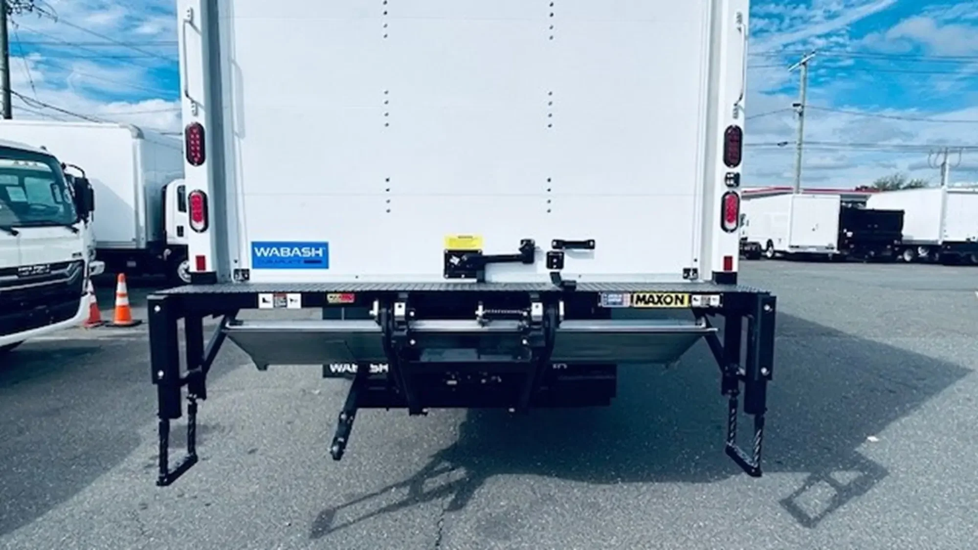 2025 Isuzu FTR - image 4