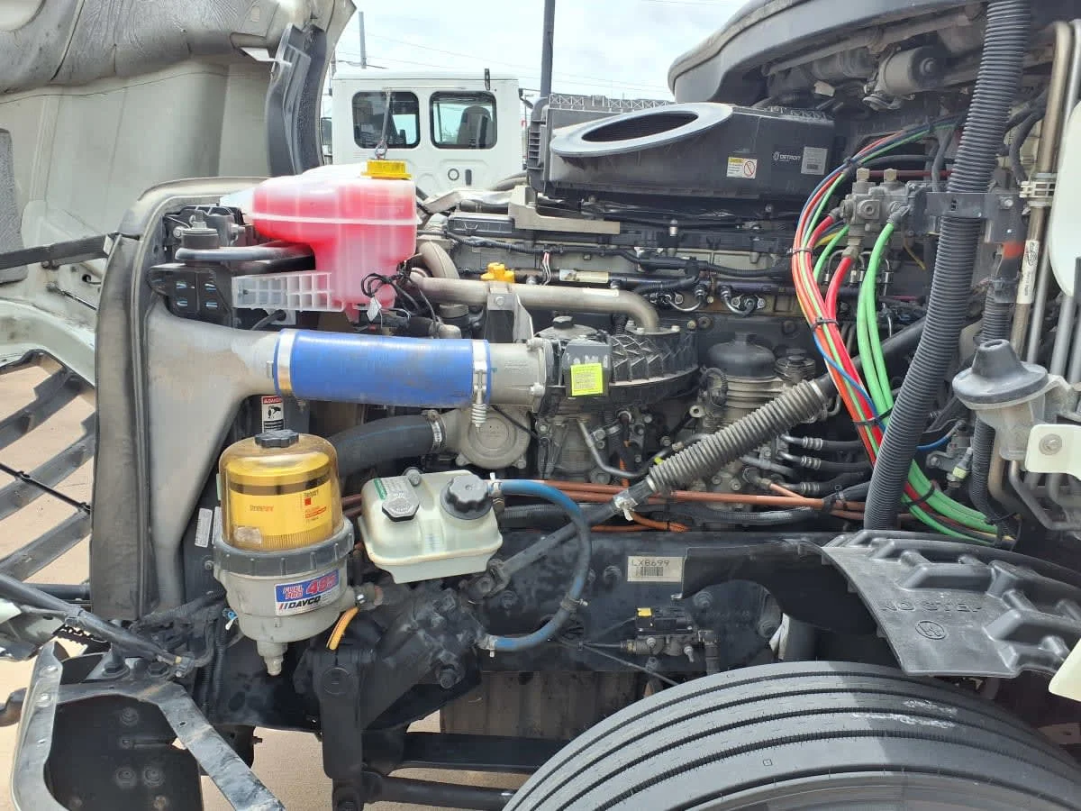 2020 Freightliner Cascadia in Dallas, TX — photo 9