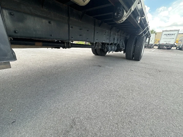 2019 Freightliner M2 106 - image 5