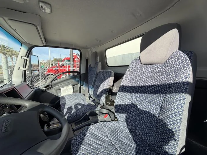 2025 Isuzu NRR - image 16