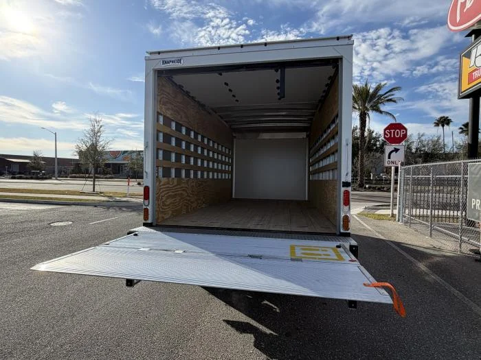 2025 Isuzu NRR - image 8