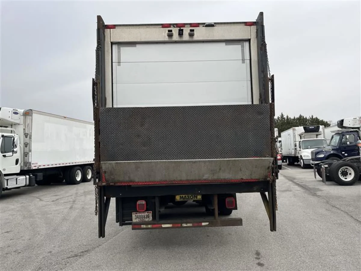 2019 Freightliner M2 106 in Beltsville, MD — photo 5