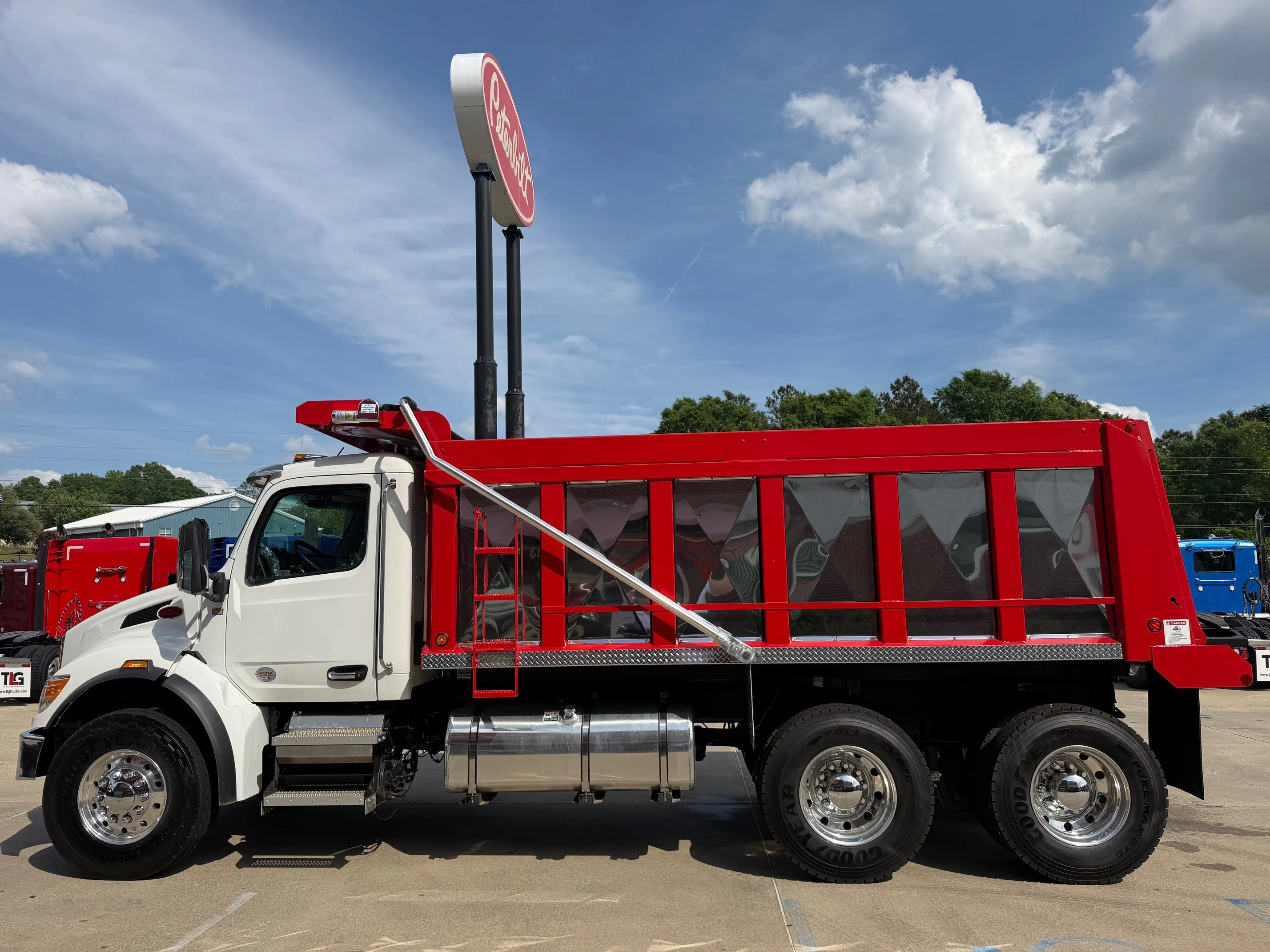 2026 Peterbilt 548 in Tallahassee, FL — photo 2