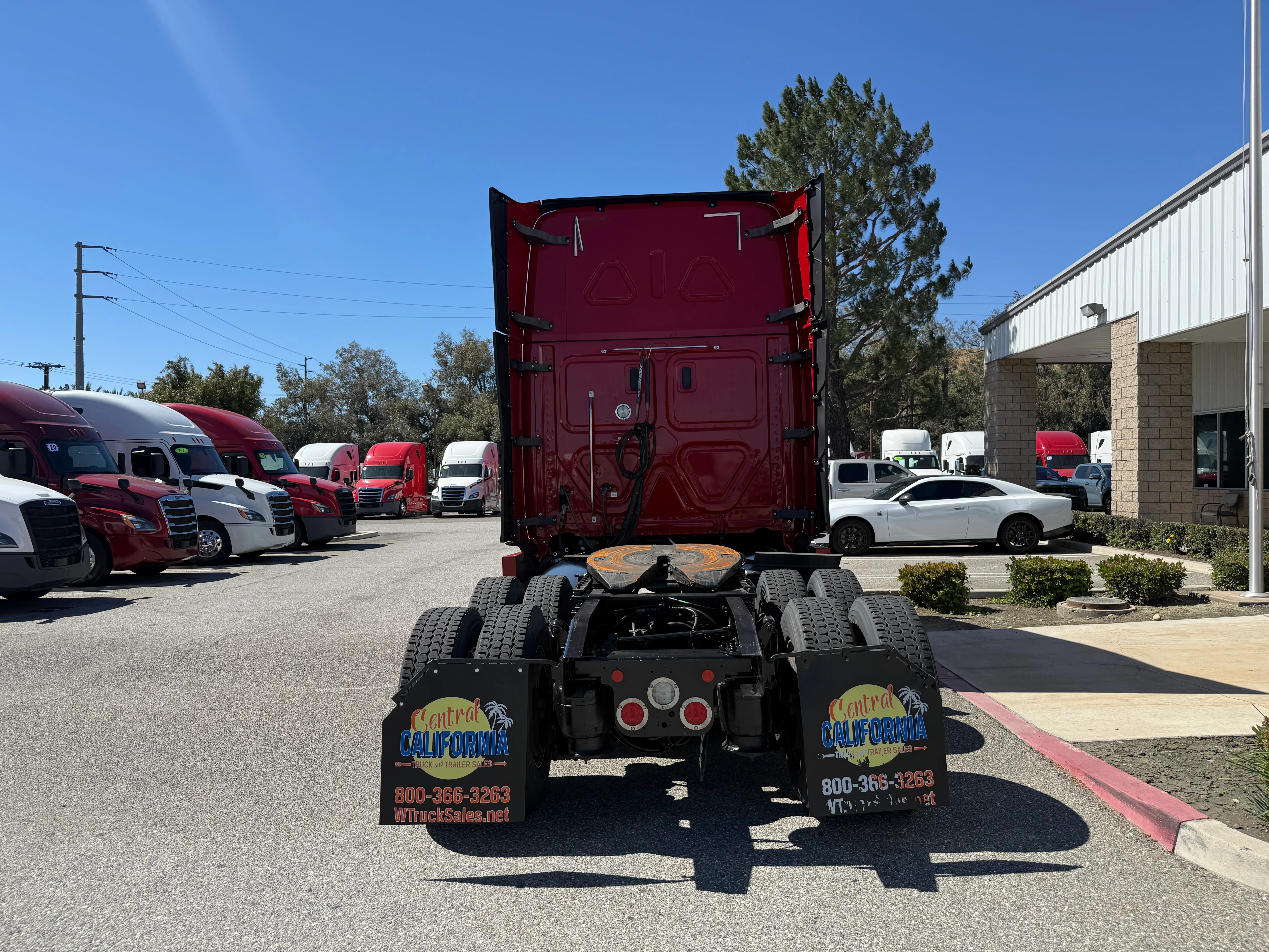 2020 Freightliner Cascadia in Las Vegas, NV — photo 5