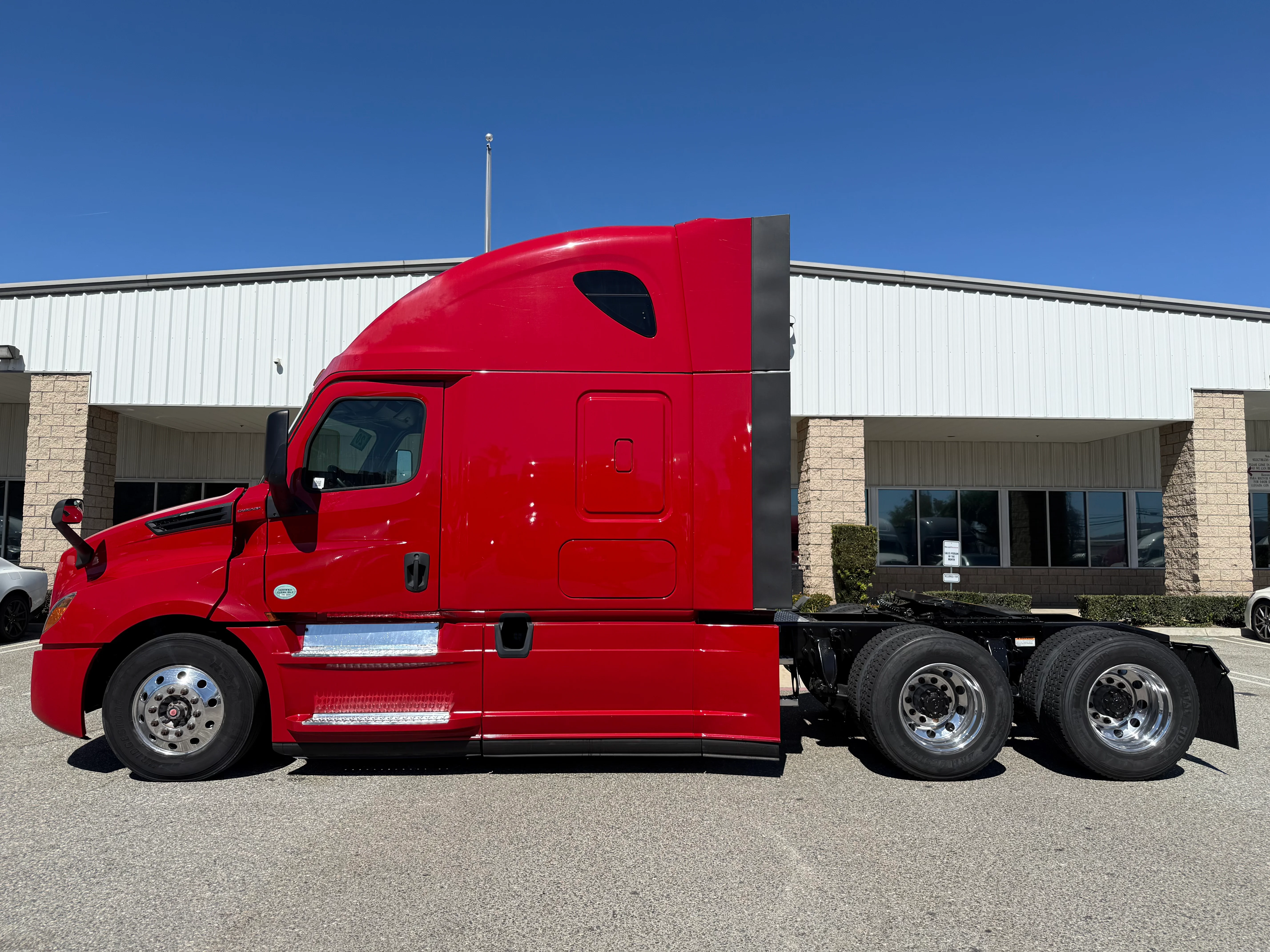 2020 Freightliner Cascadia in Las Vegas, NV — photo 3