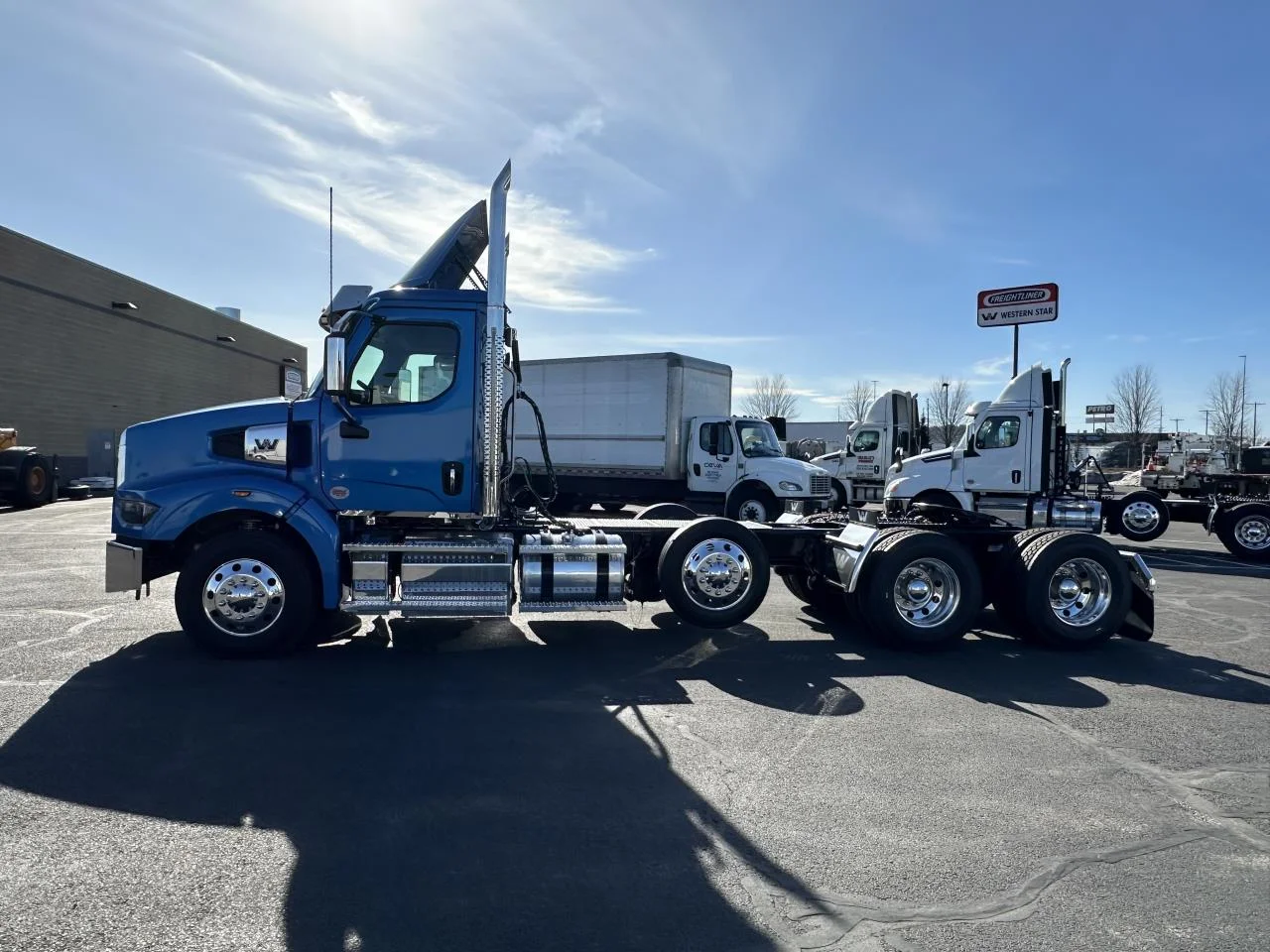 2025 Western Star 49X in Ridgefield, WA — photo 2
