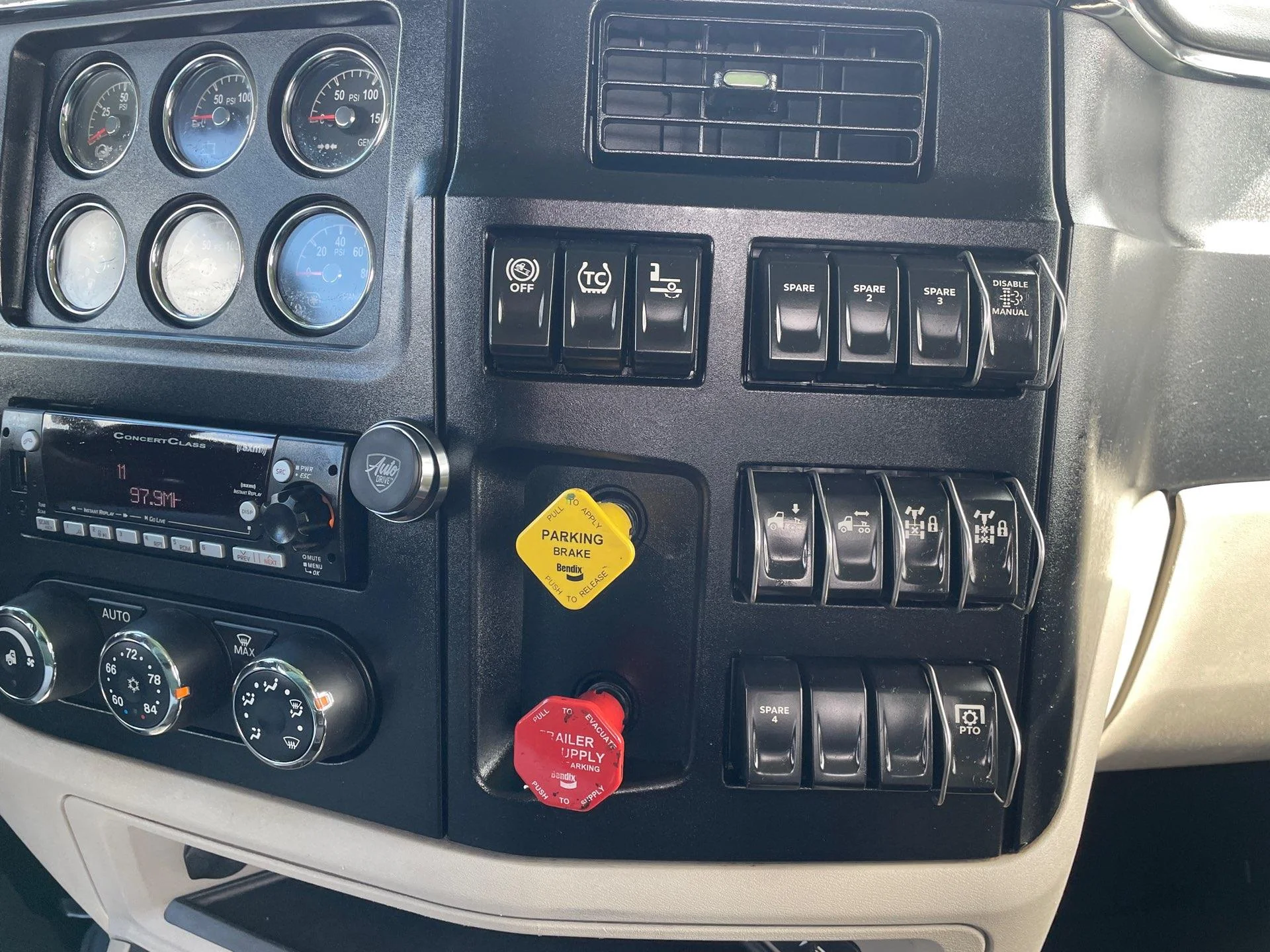 2025 Peterbilt 589 in Etna, OH — photo 17