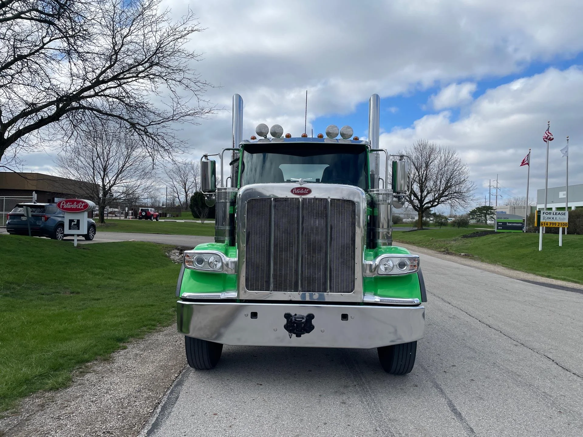 2025 Peterbilt 589 in Etna, OH — photo 2