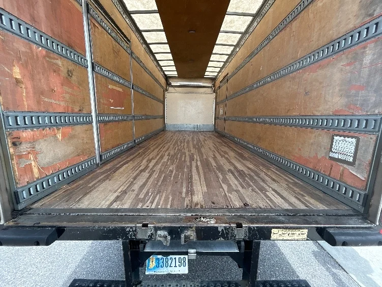 2020 Isuzu NRR in Hammond, LA — photo 9